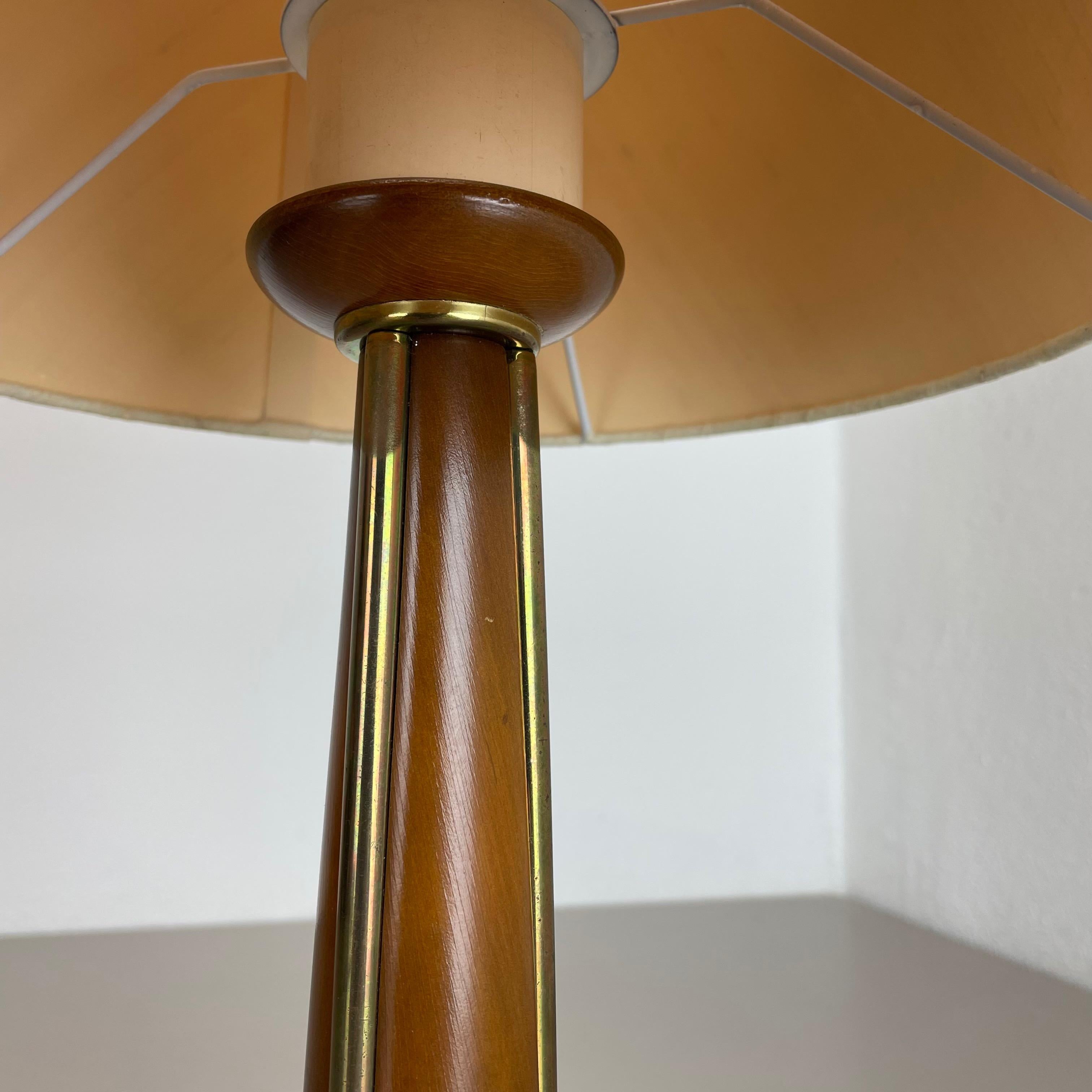 Original Austrian Hollywood Regency Brass Tripod Table Light, Austria, 1960s For Sale 6