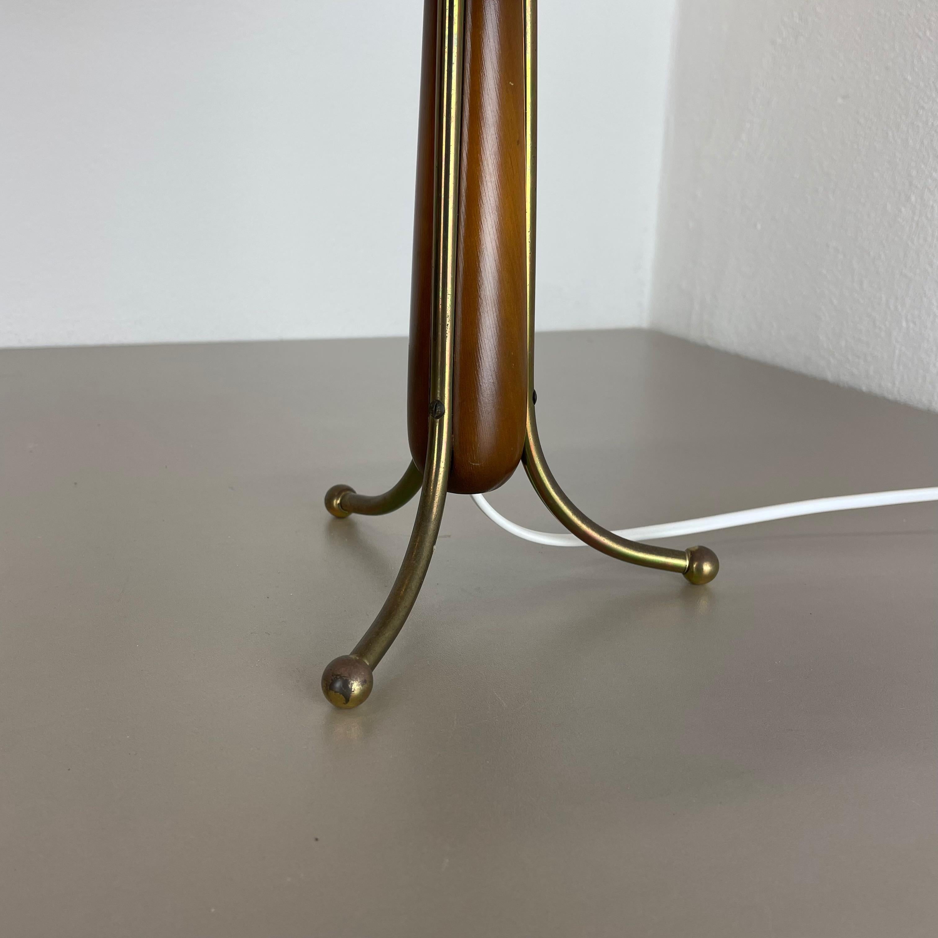 Original Austrian Hollywood Regency Brass Tripod Table Light, Austria, 1960s For Sale 2