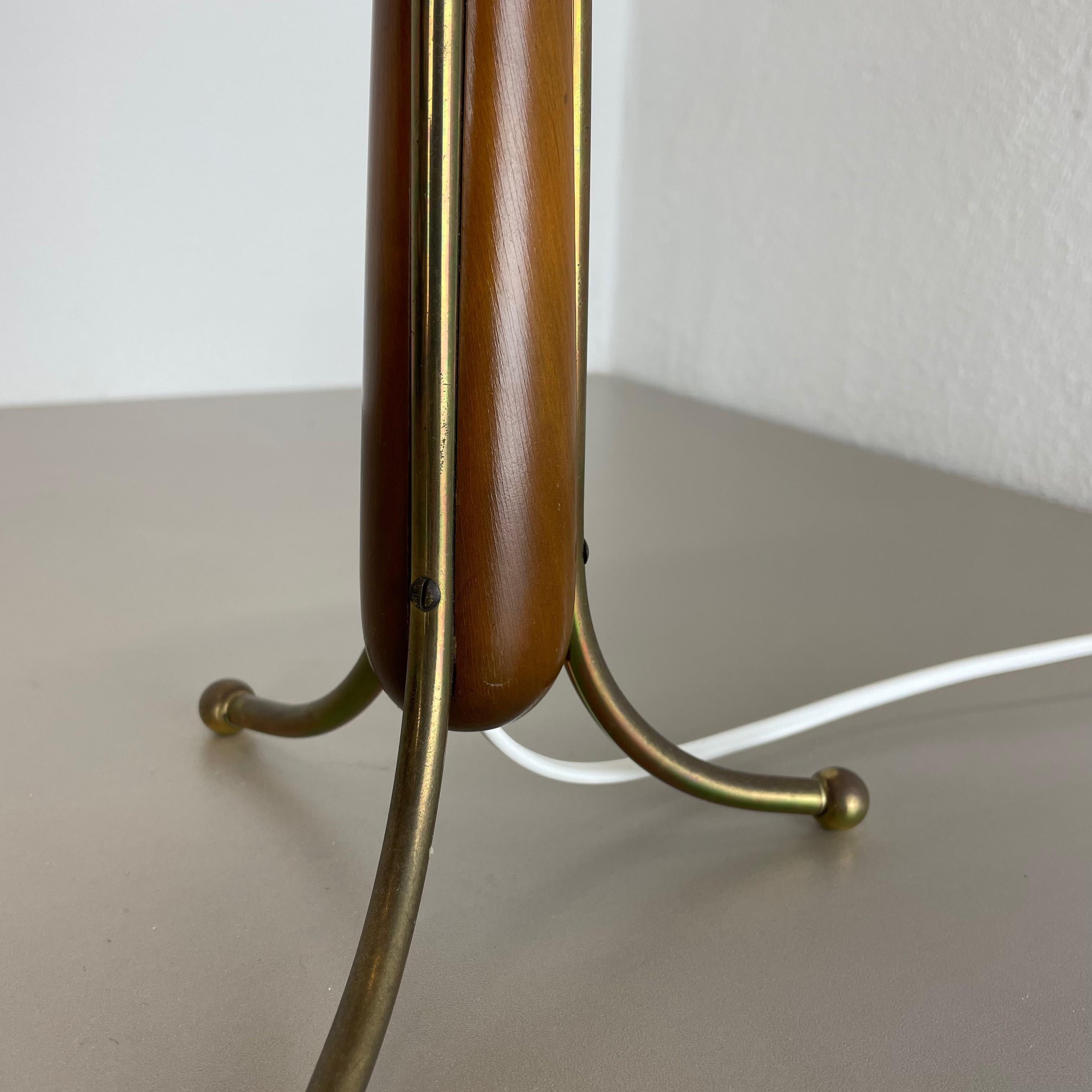 Original Austrian Hollywood Regency Brass Tripod Table Light, Austria, 1960s For Sale 4
