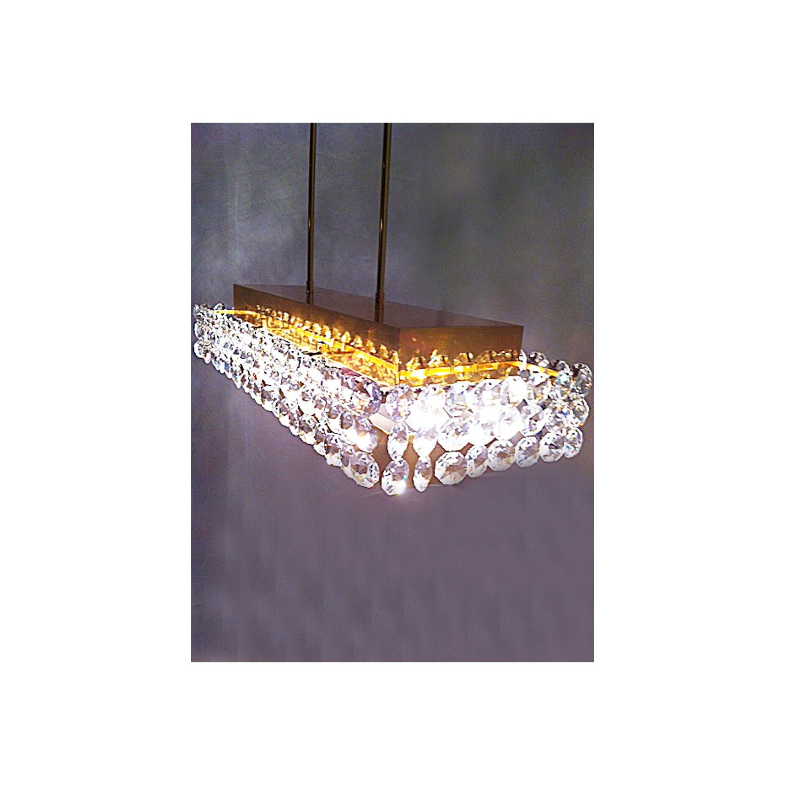 Austrian Original Bakalowitz Mid-Century Modern Brass and Handcut Crystal Chandelier For Sale