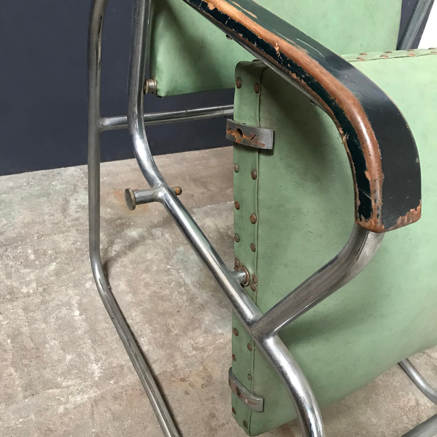 Original Barber Chair with Original Green Upholstery, Rotated Seat, circa 1950 7