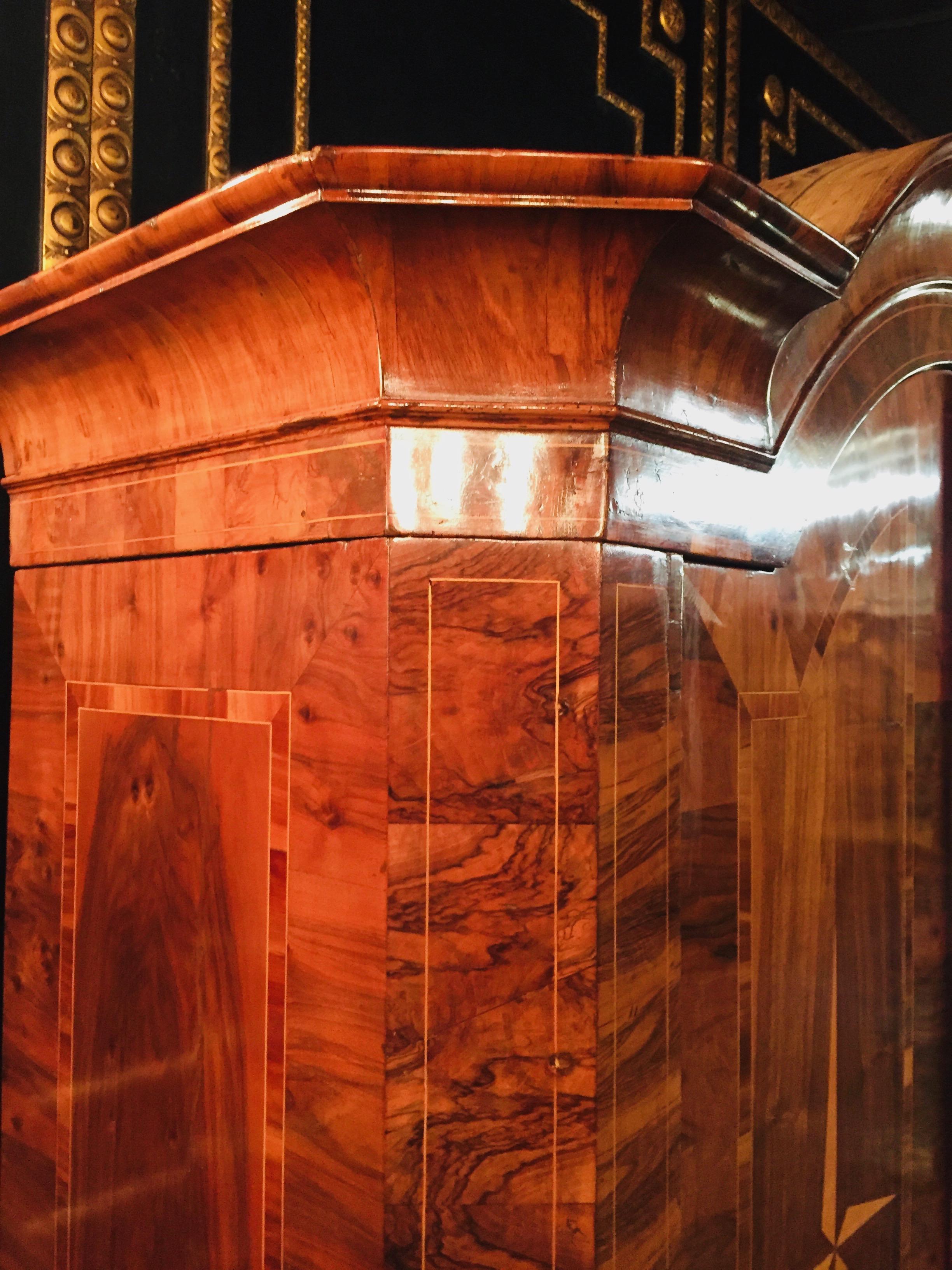 Original Baroque Cabinet circa 1740 Walnut Beautiful Star Veneer on Both Doors 2