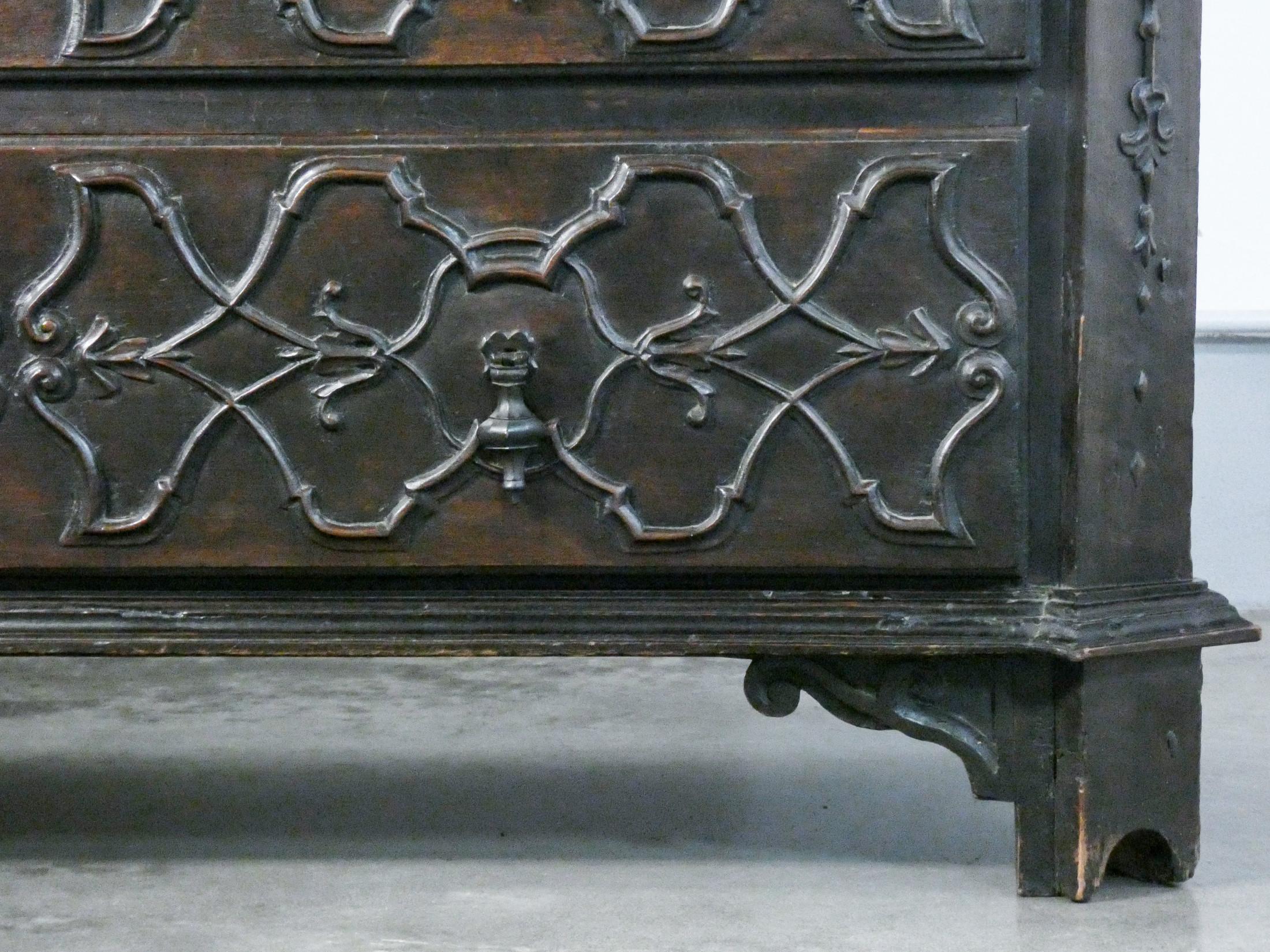 Original Baroque Chest of Drawers in Carved Walnut, Italy, 17th Century 6