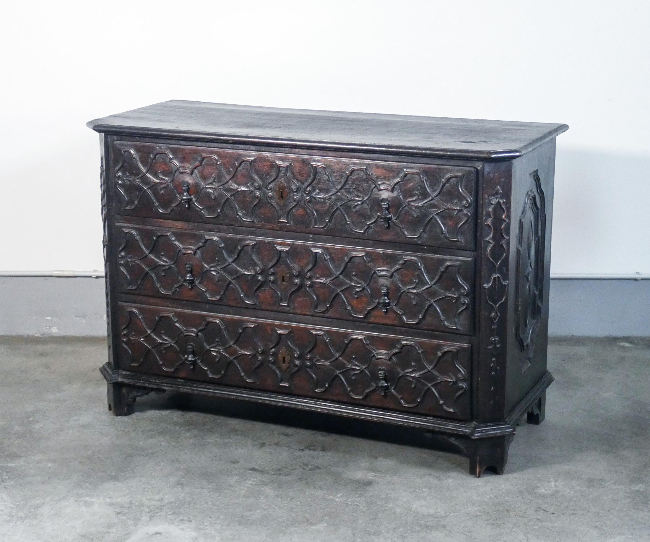 Louis XIV Original Baroque Chest of Drawers in Carved Walnut, Italy, 17th Century