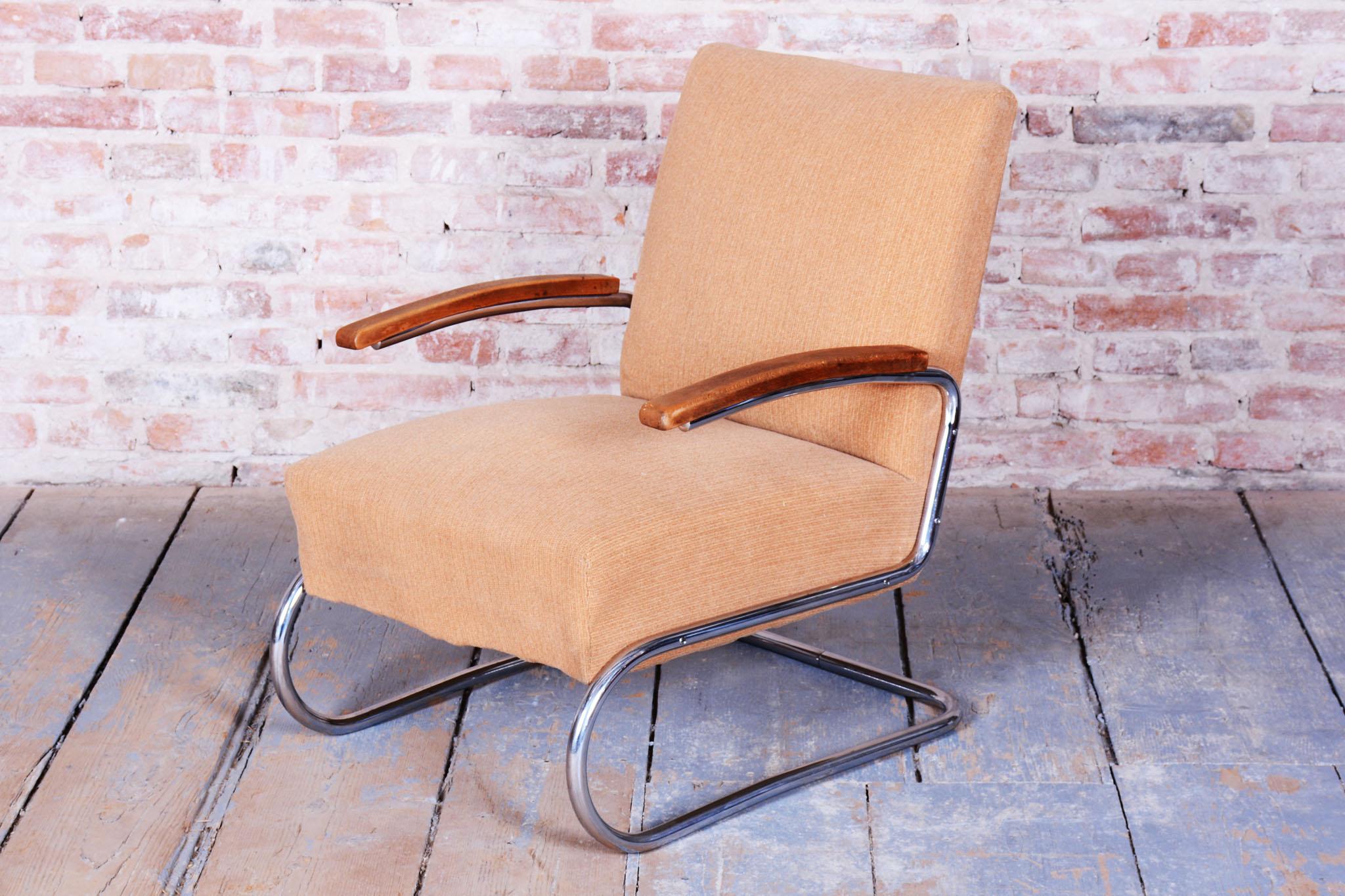 Original Bauhaus Armchair, by Thonet, Beech, Chrome, Germany, 1930s In Good Condition For Sale In Brandys nad Labem, Středočeský kraj