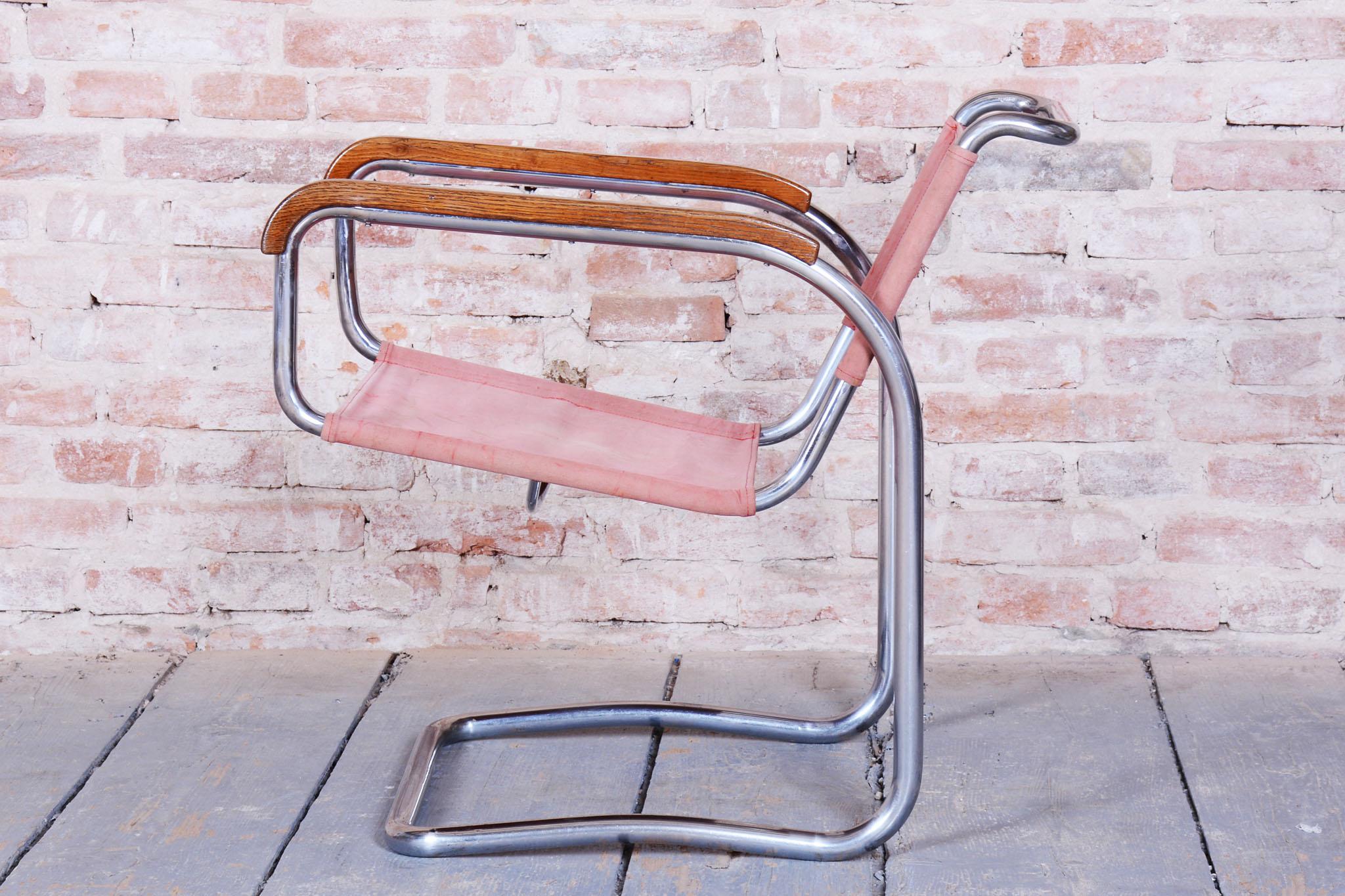 Milieu du XXe siècle Chaise Bauhaus originale de J. Halabala, UP Zavody, hêtre, chrome, tchèque, années 1930 en vente