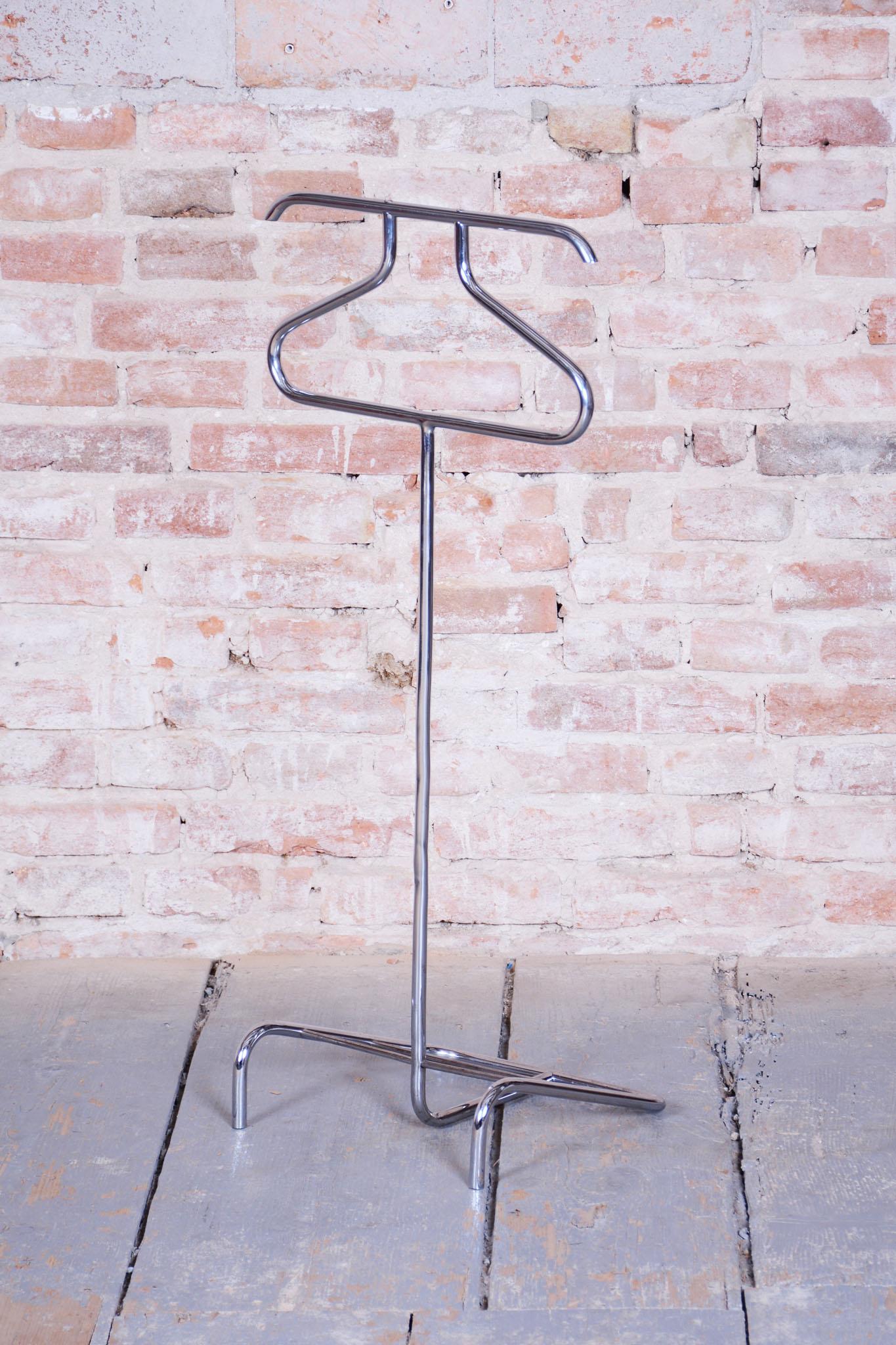Milieu du XXe siècle Valet de chambre original Bauhaus, par Robert Slezák, chromé, tchèque, années 1930 en vente