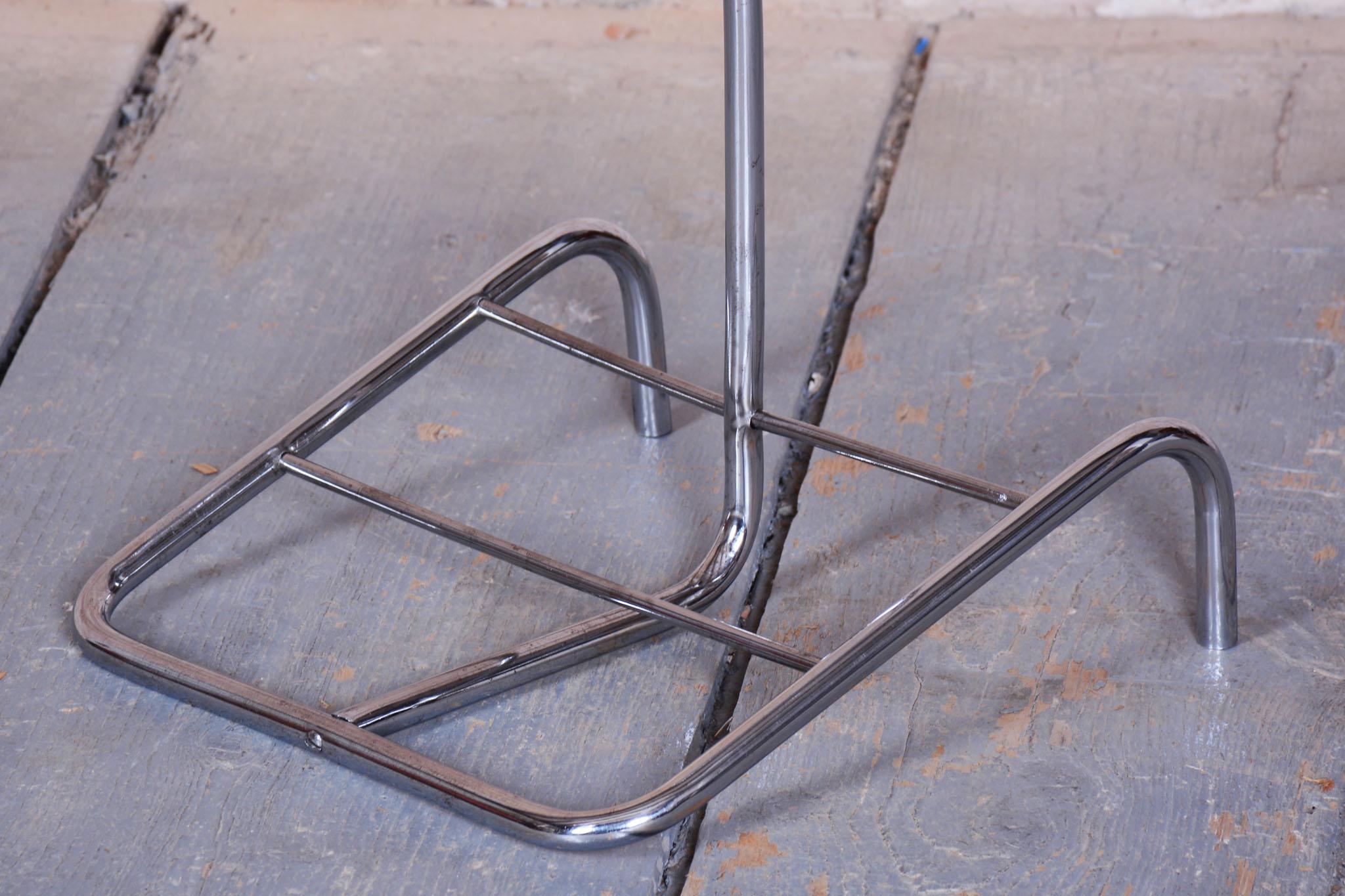 Valet de chambre original Bauhaus, par Robert Slezák, chromé, tchèque, années 1930 en vente 1