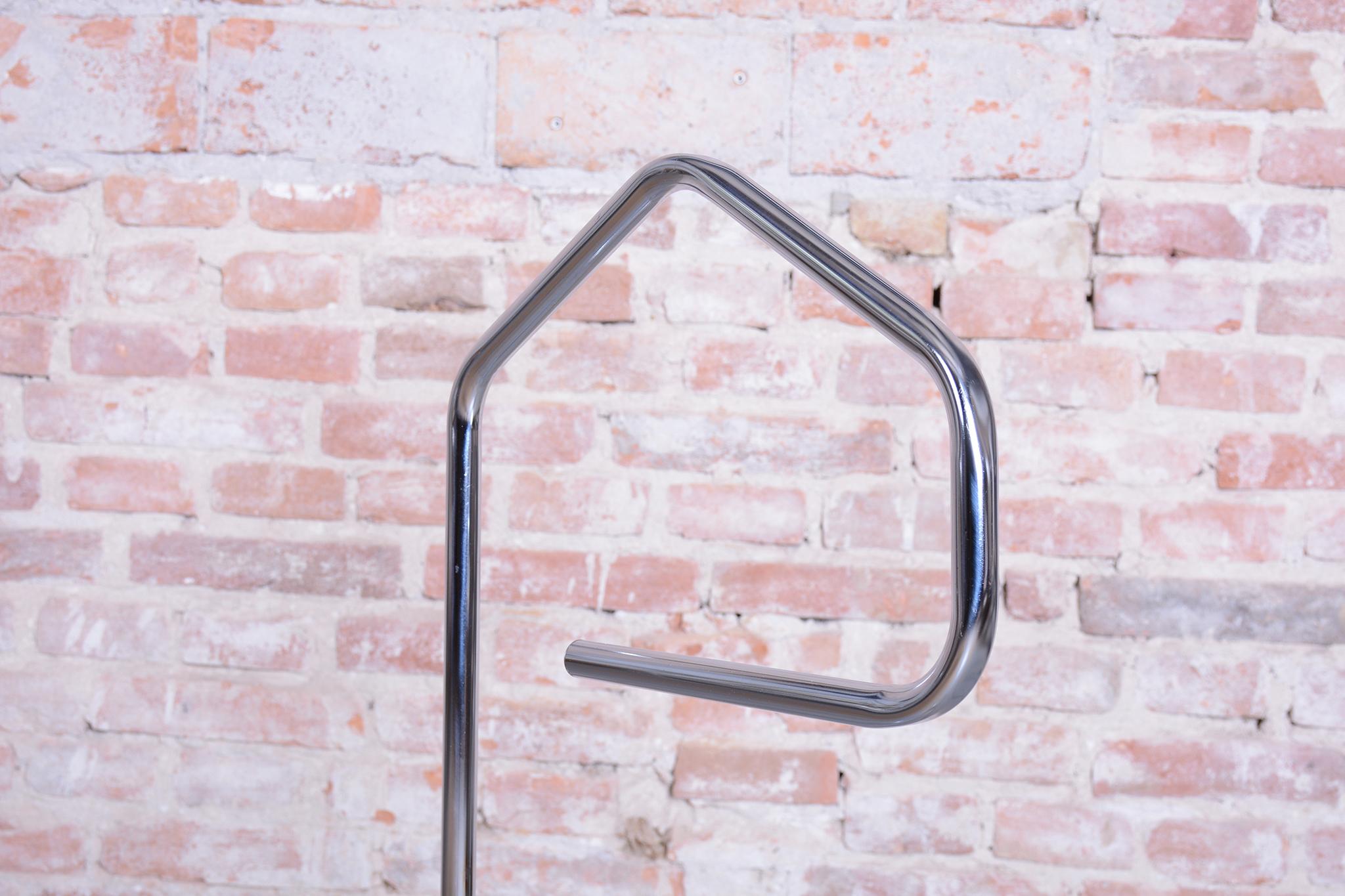 Original Bauhaus Clothes Valet Stand, Chrome-Plated Steel, Czech, 1970s For Sale 1