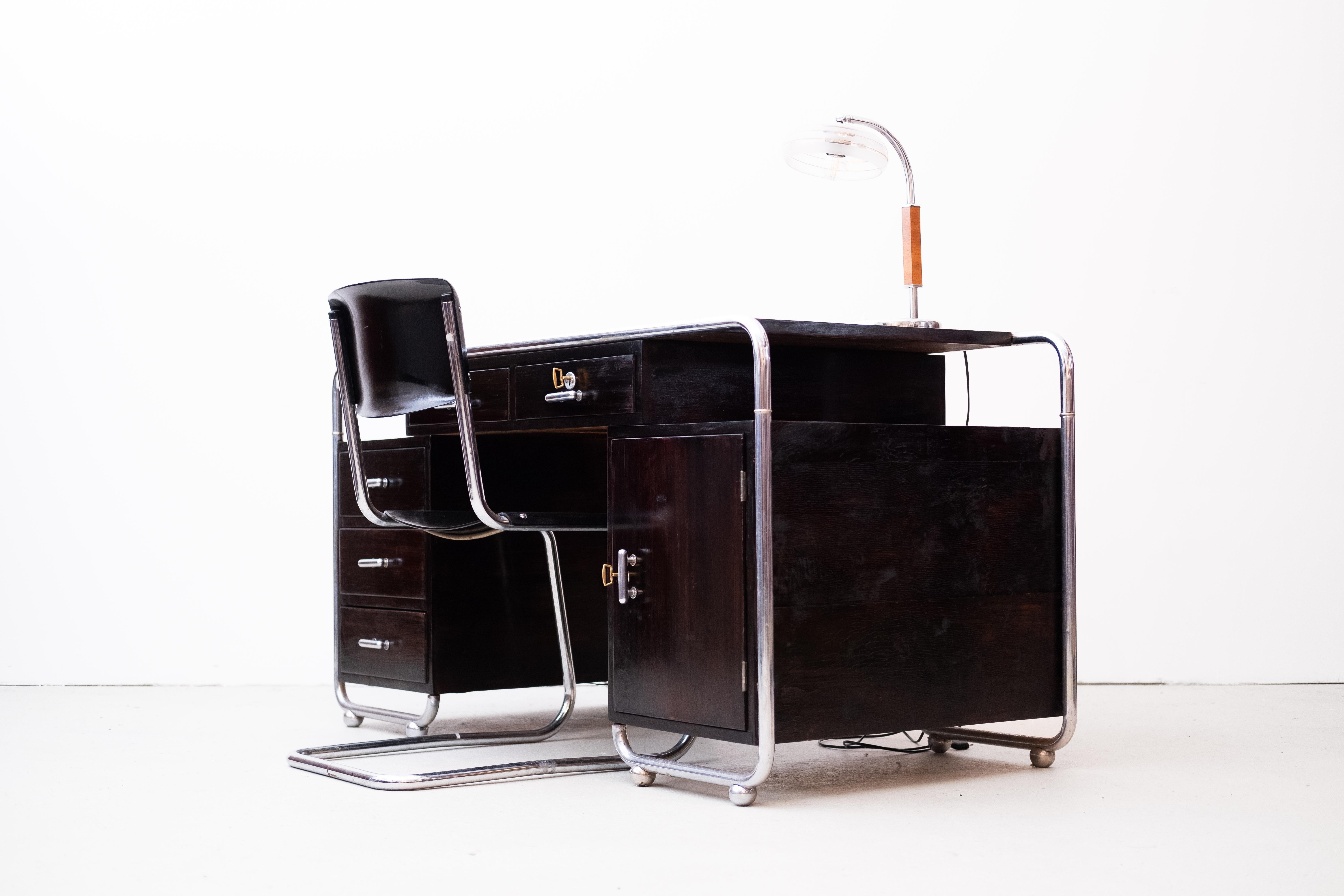 Bauhaus Desk, in style of Marcel Breuer by Jos. & Leop. Quittner, Vienna, 1930 For Sale 3