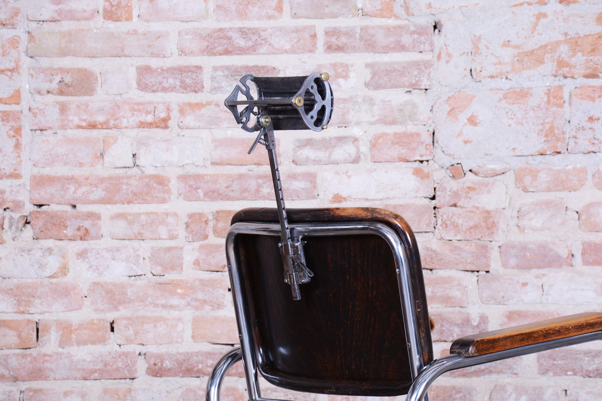 Original Bauhaus Hairdresser Chair, by Mücke - Melder, Beech, Czech, 1930s For Sale 7