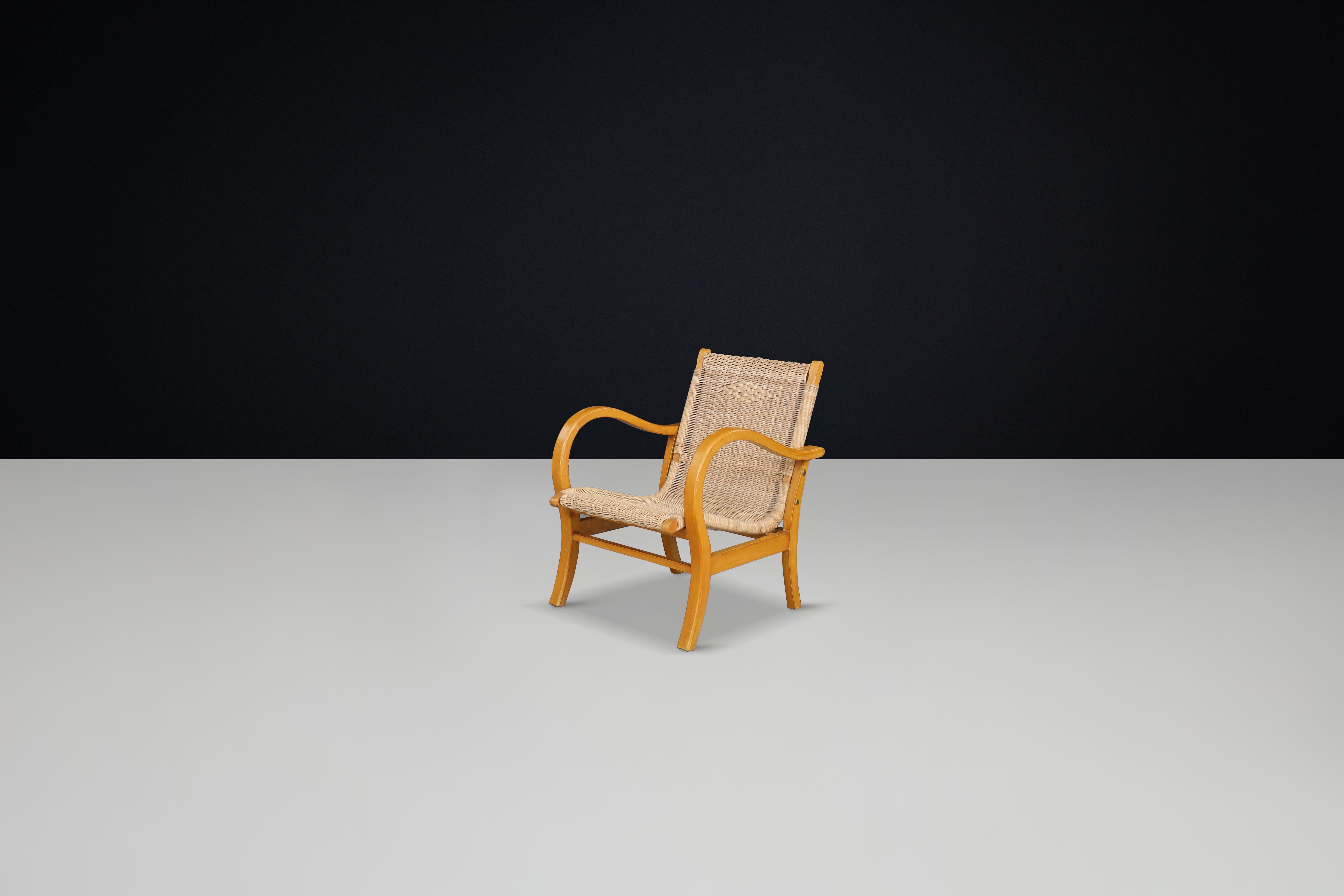 Art Deco Bauhaus Lounge Chairs by Erich Dieckmann, Germany, 1930

This stunning pair of Art Deco Bauhaus lounge chairs, designed by the renowned Erich Dieckmann (1896-1944), exemplifies the elegance and functionality of mid-century design. The