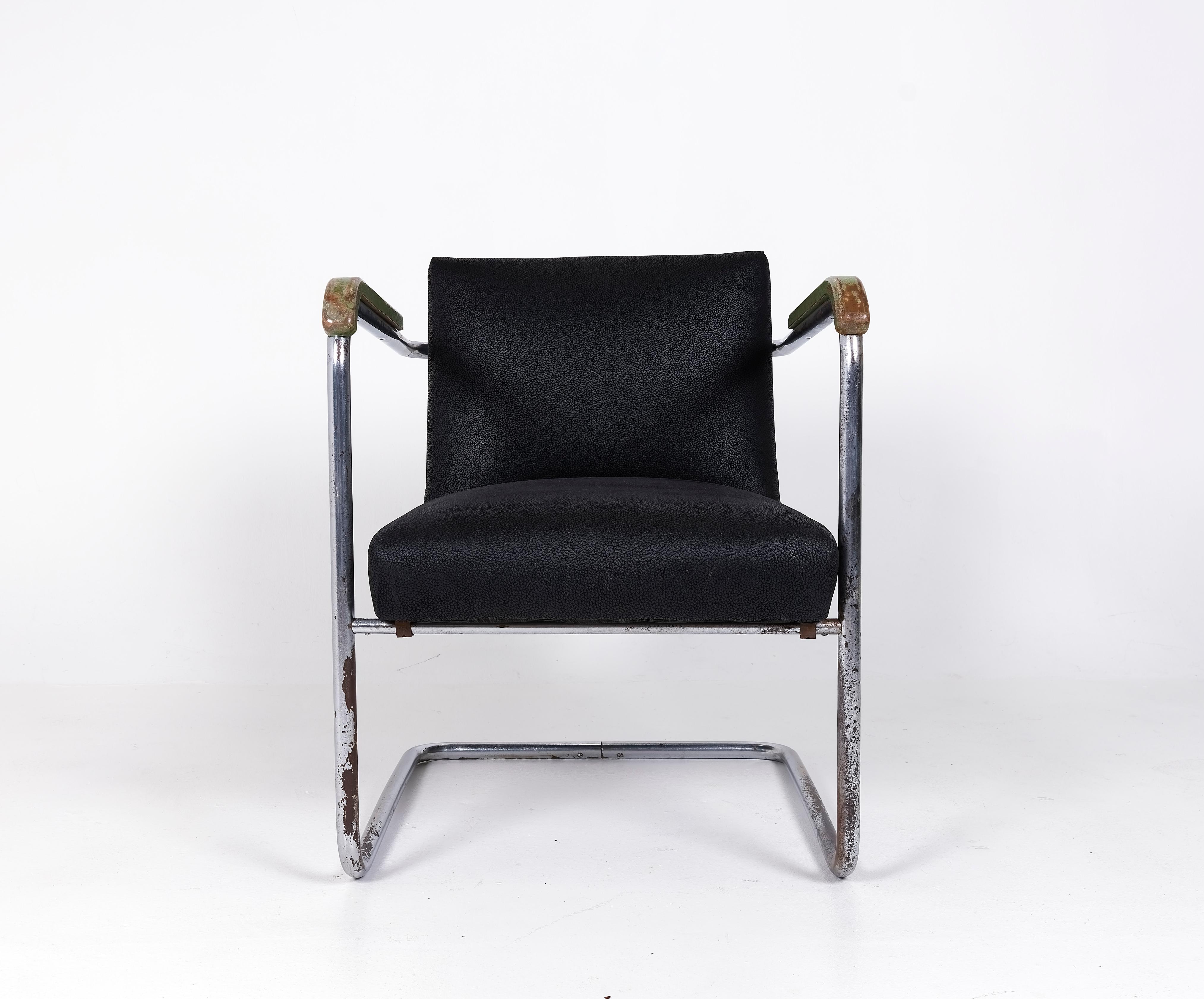 Original Bauhaus Lounge Chairs For Sale 9