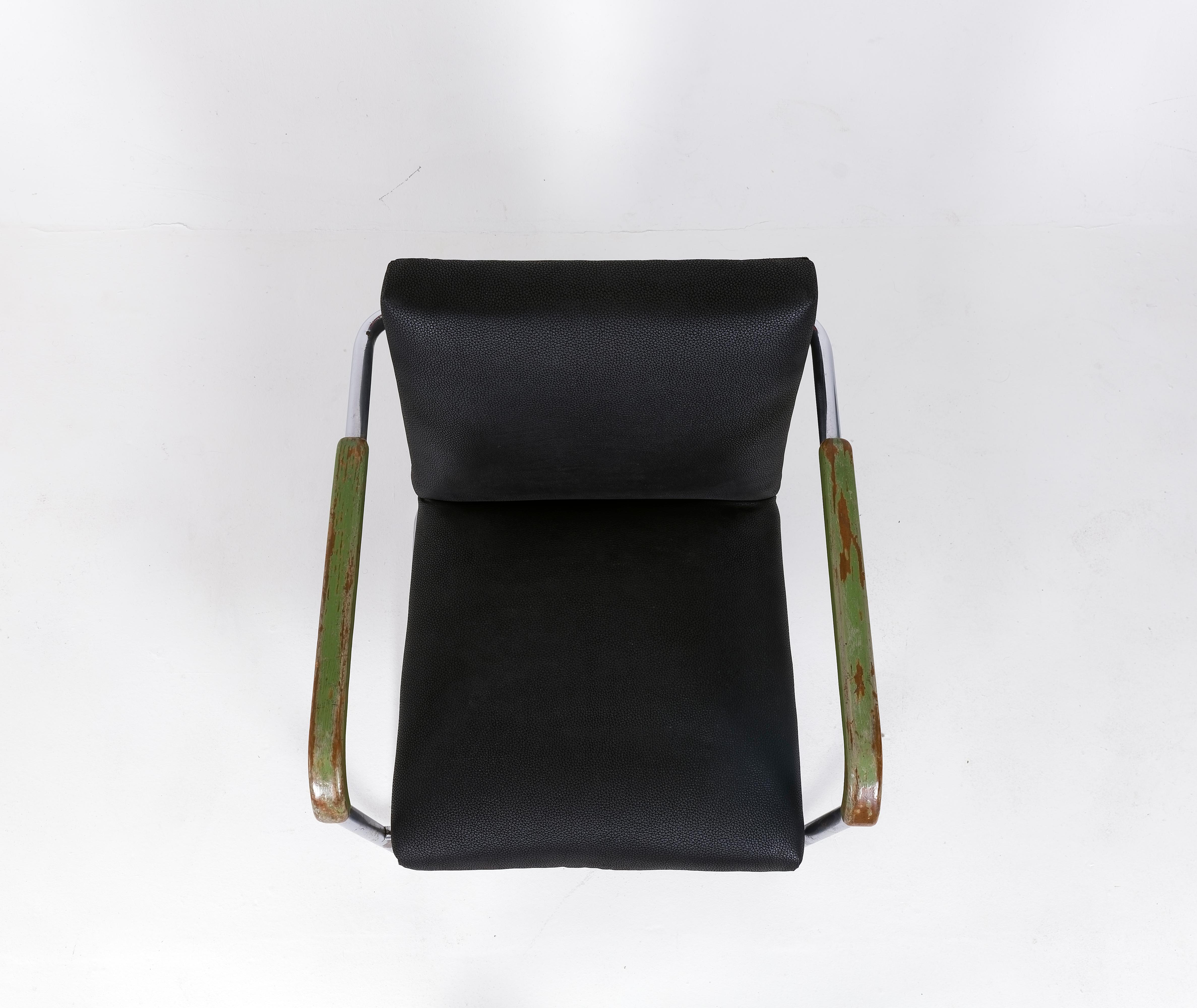 Original Bauhaus Lounge Chairs For Sale 10