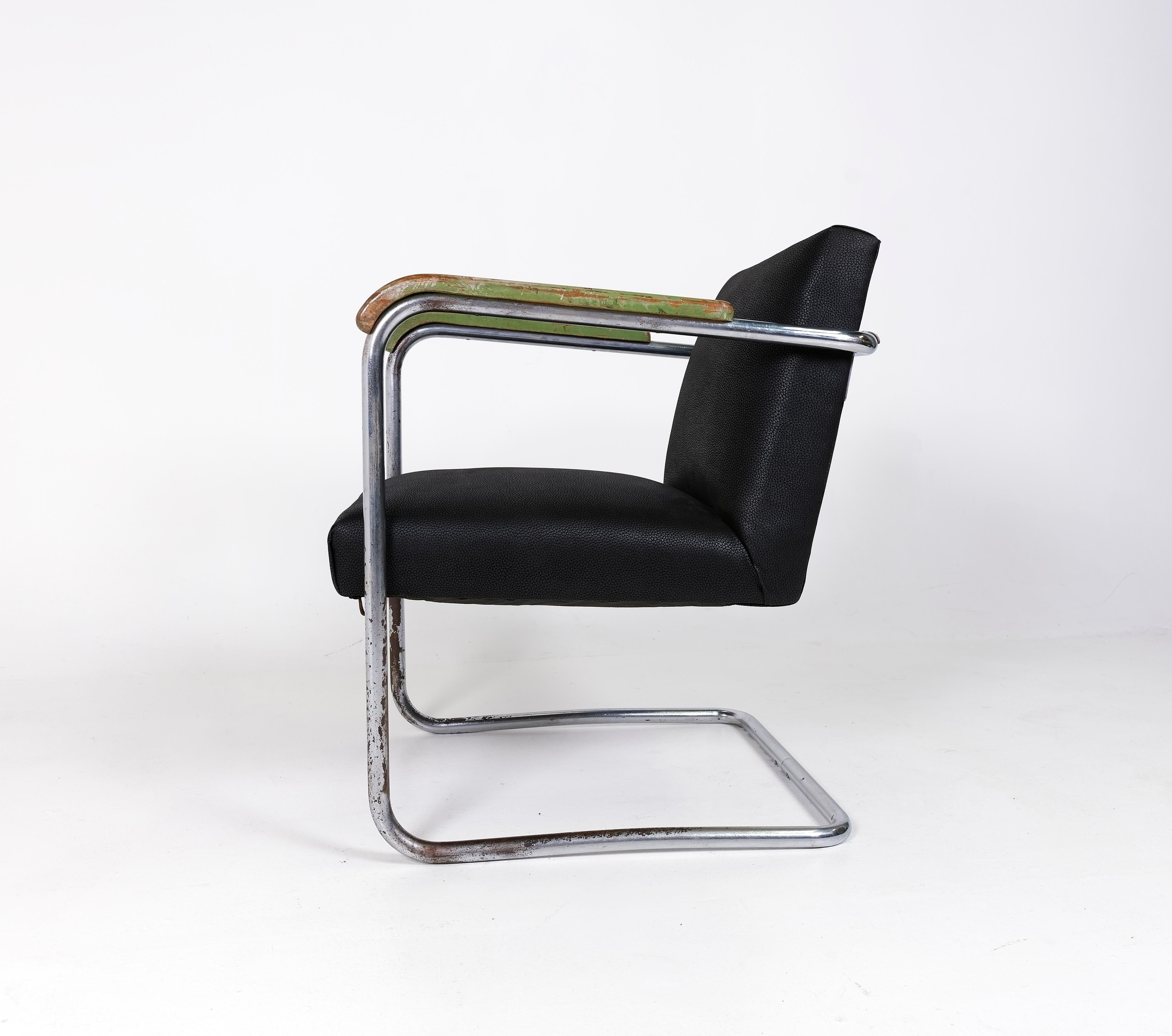 Original Bauhaus Lounge Chairs For Sale 3