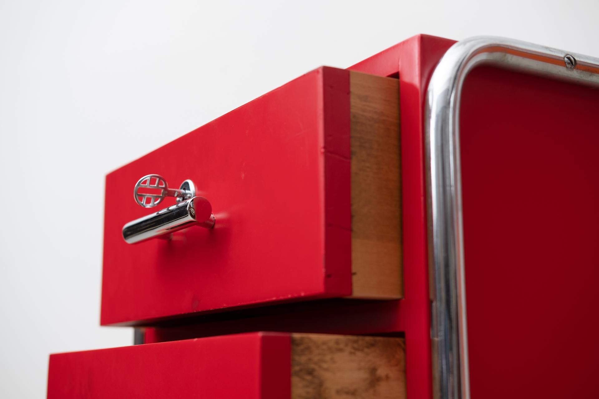 Original Bauhaus steelpipe-commode in red from Mücke Melder (CZK, around 1930) For Sale 6