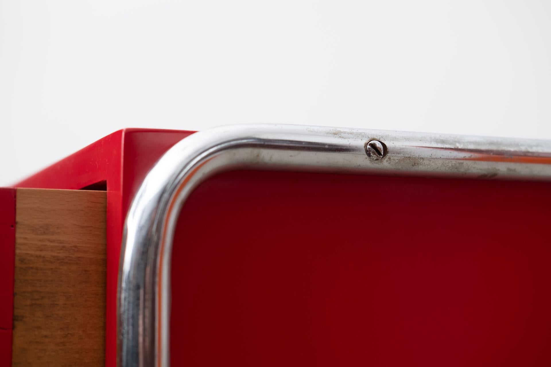Original Bauhaus steelpipe-commode in red from Mücke Melder (CZK, around 1930) For Sale 7