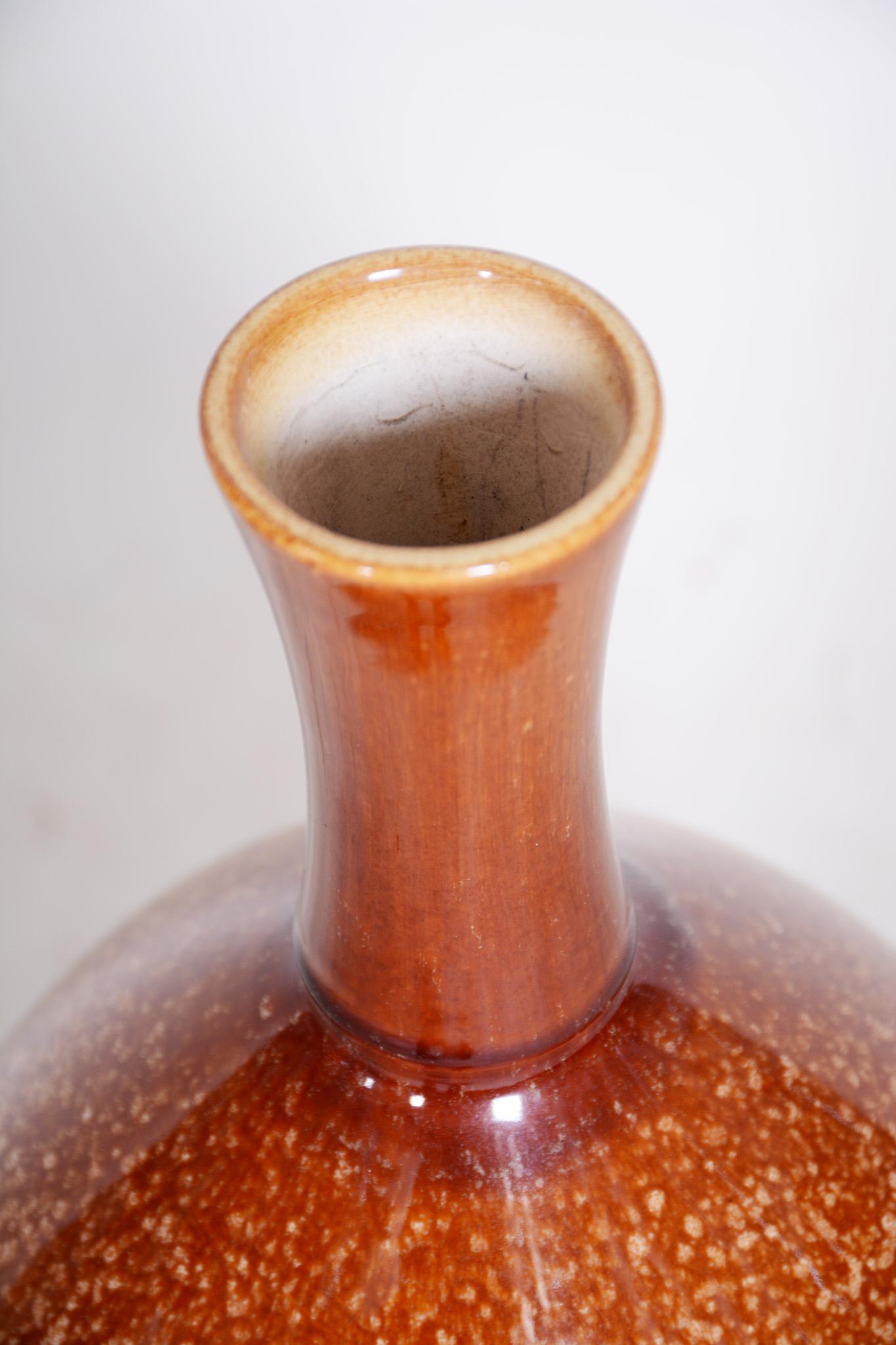 Mid-20th Century Original Bauhaus Vase, Glazed Ceramics, Well-Preserved Condition, Czechia, 1950s For Sale