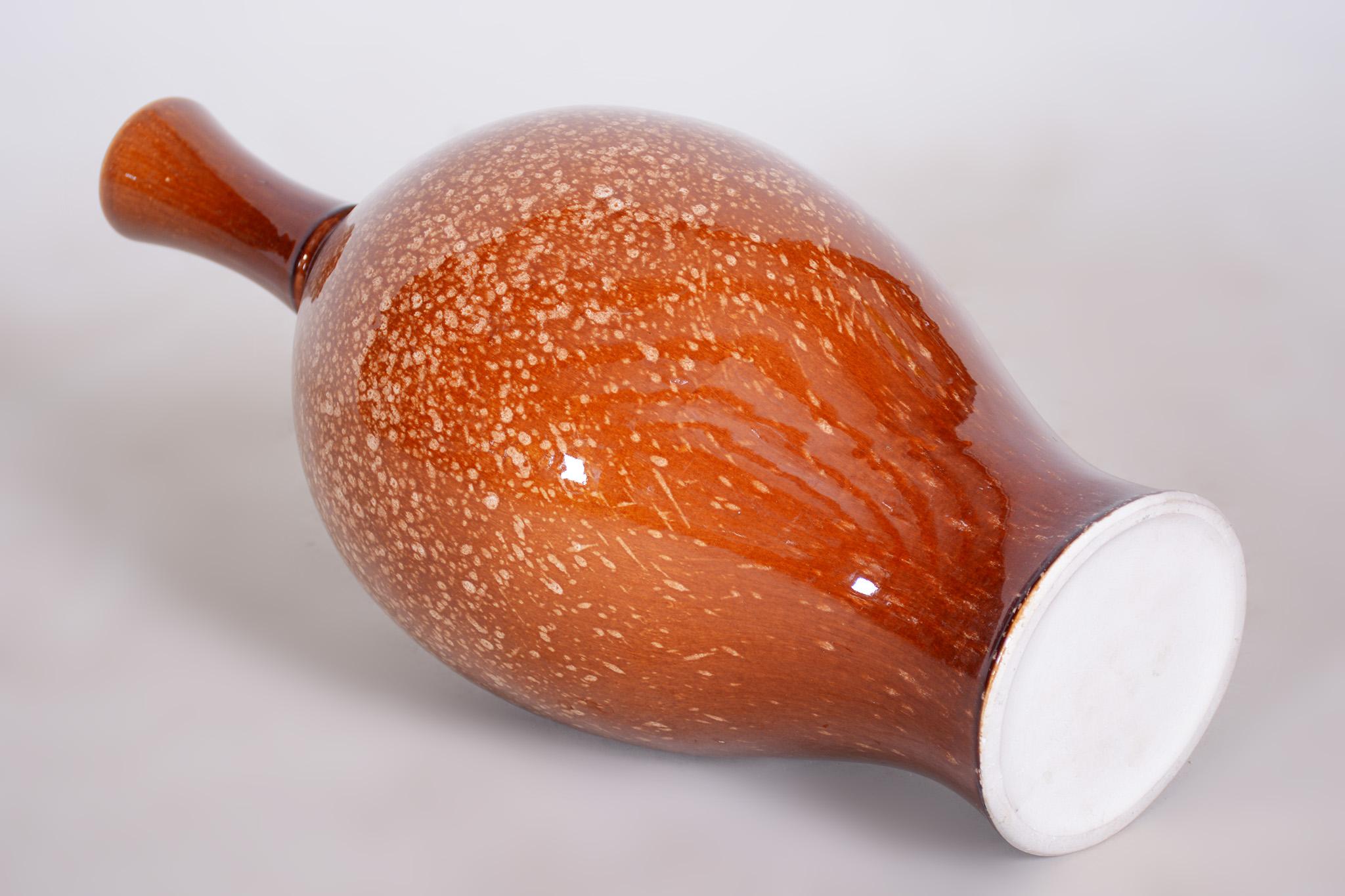 Original Bauhaus Vase, Glazed Ceramics, Well-Preserved Condition, Czechia, 1950s For Sale 1