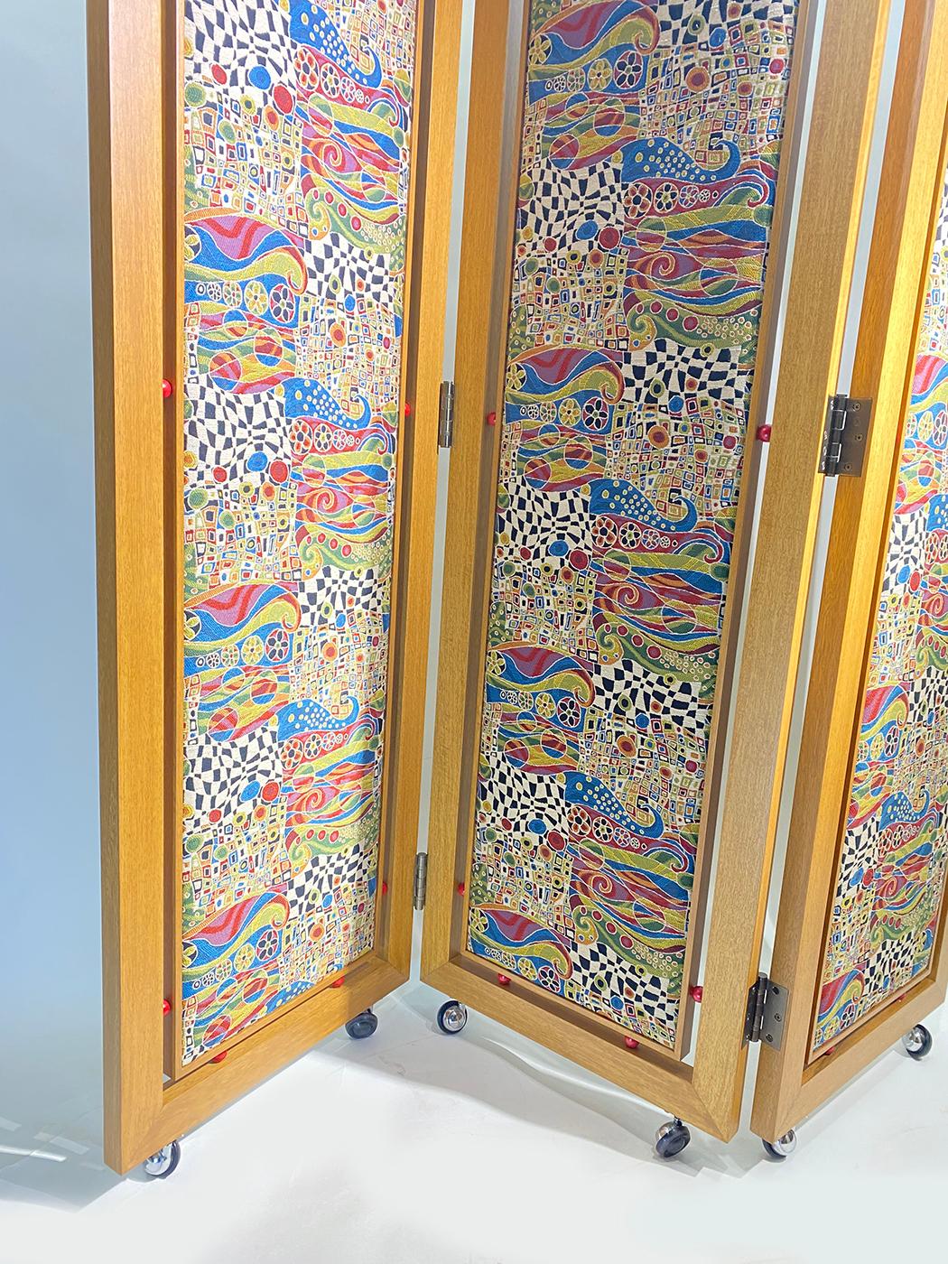 Three panel screen divider, can elegantly define your space with colorful atmosphere
the three panels are double-sided upholstered in high quality French fabric in the style of Gustav Klimt and framed in solid wood, it has 6 wheels for better