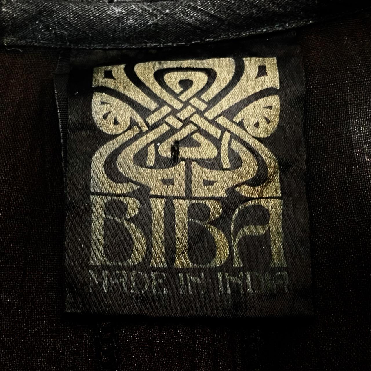 Top originale BIBA in mussola di cotone nero con maniche svasate e rifiniture in pizzo anni '70 in vendita 2