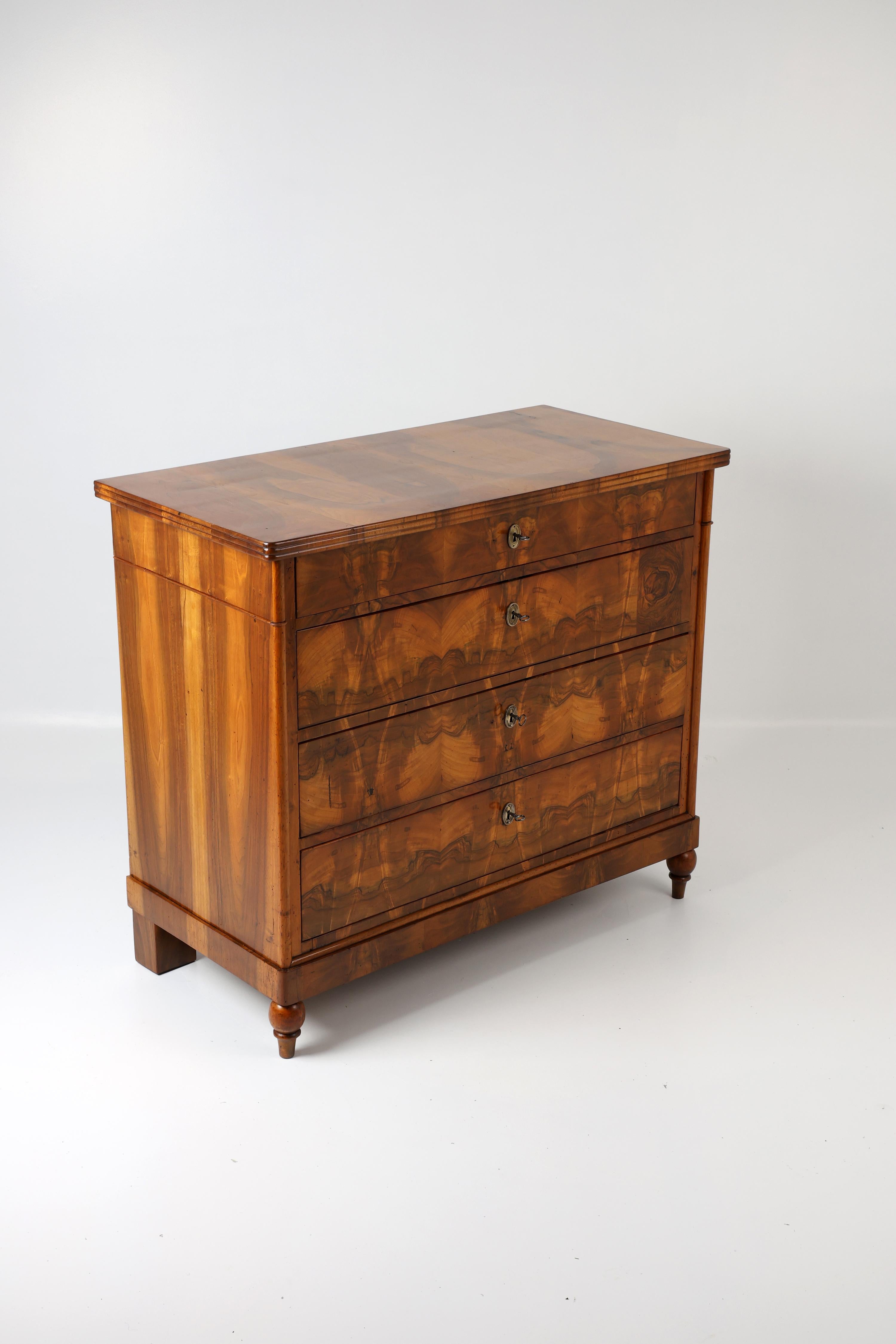 Tedesco Cassettiera Biedermeier originale con piano a doppio specchio, XIX secolo in vendita