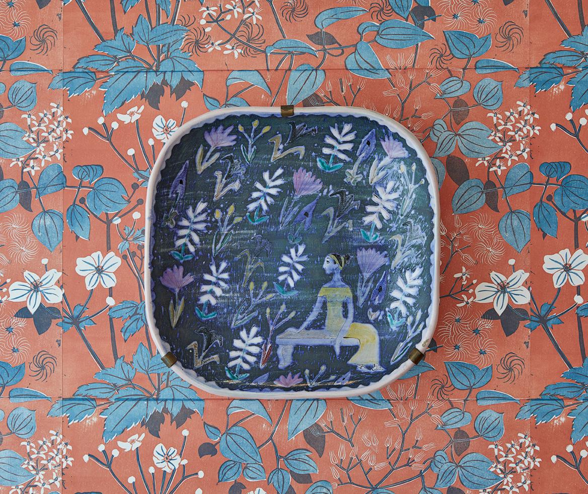 Beautiful stoneware hanging platter with floral decoration by Birger Kaipiainen.