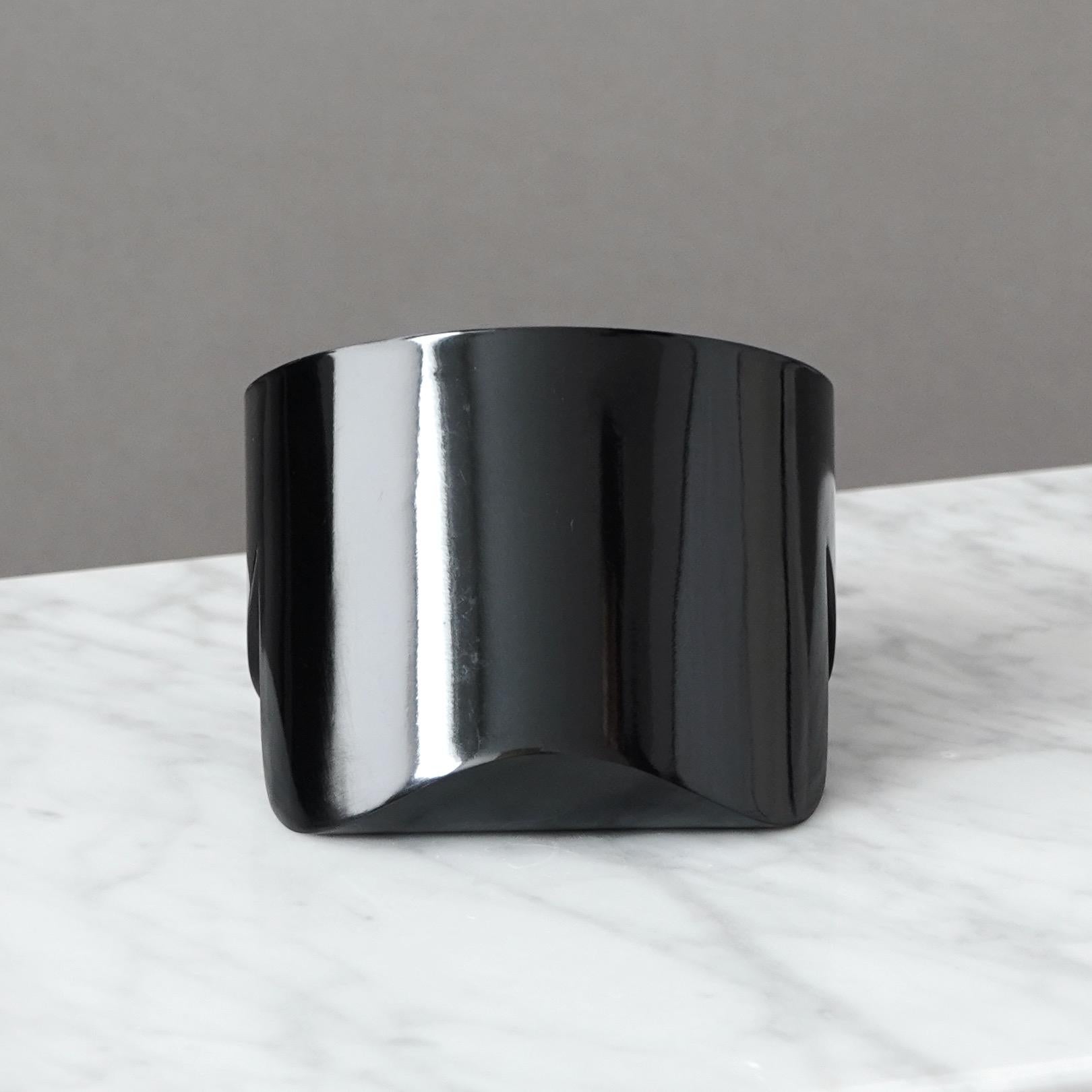 Cast Original Black 'Colleoni' Bowl by Enzo Mari for Danese Milano. Italy, 1970s For Sale