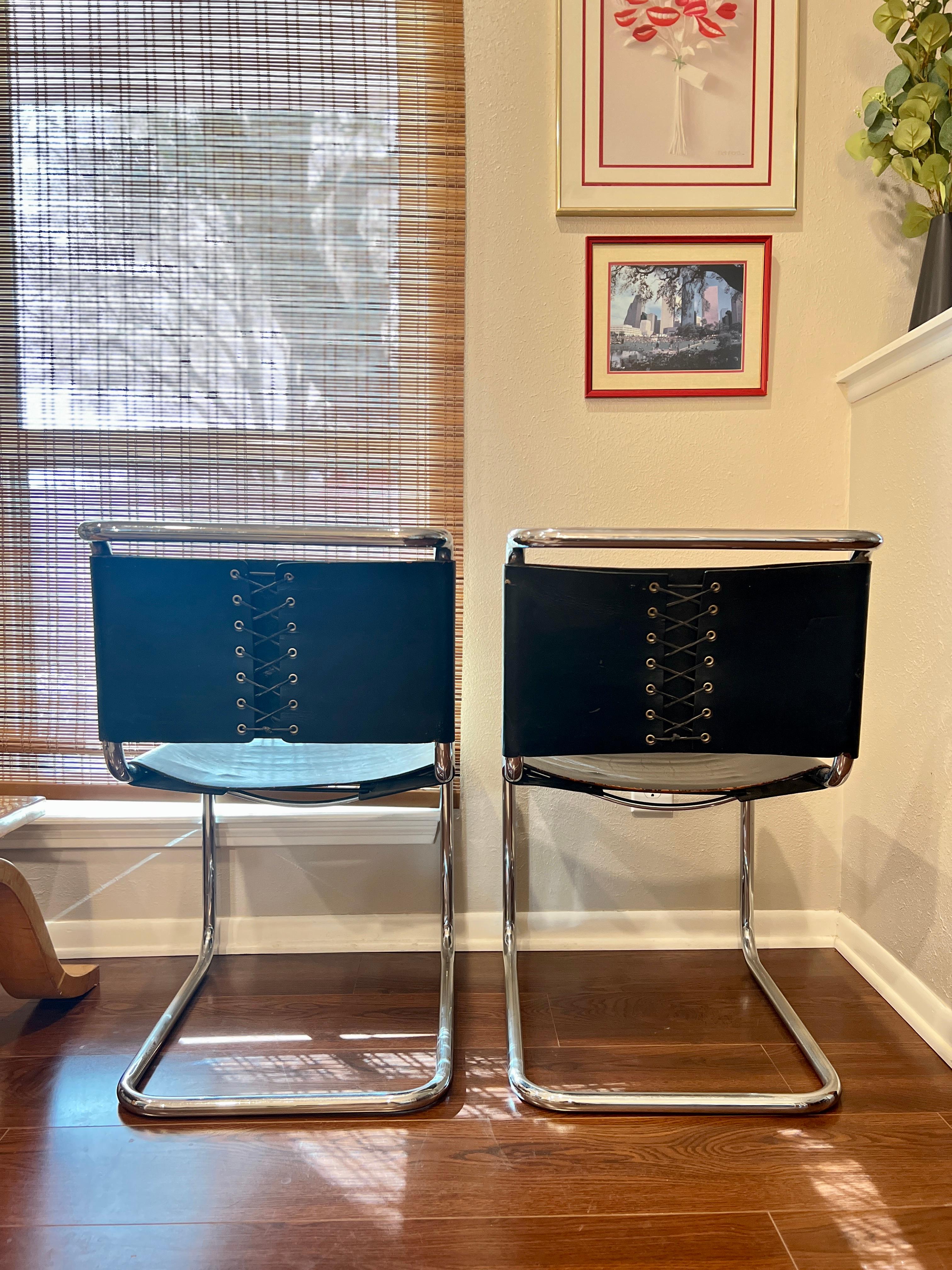 Original Black Leather Pair of Gavina B33 Chairs by Marcel Breuer with Corset For Sale 2