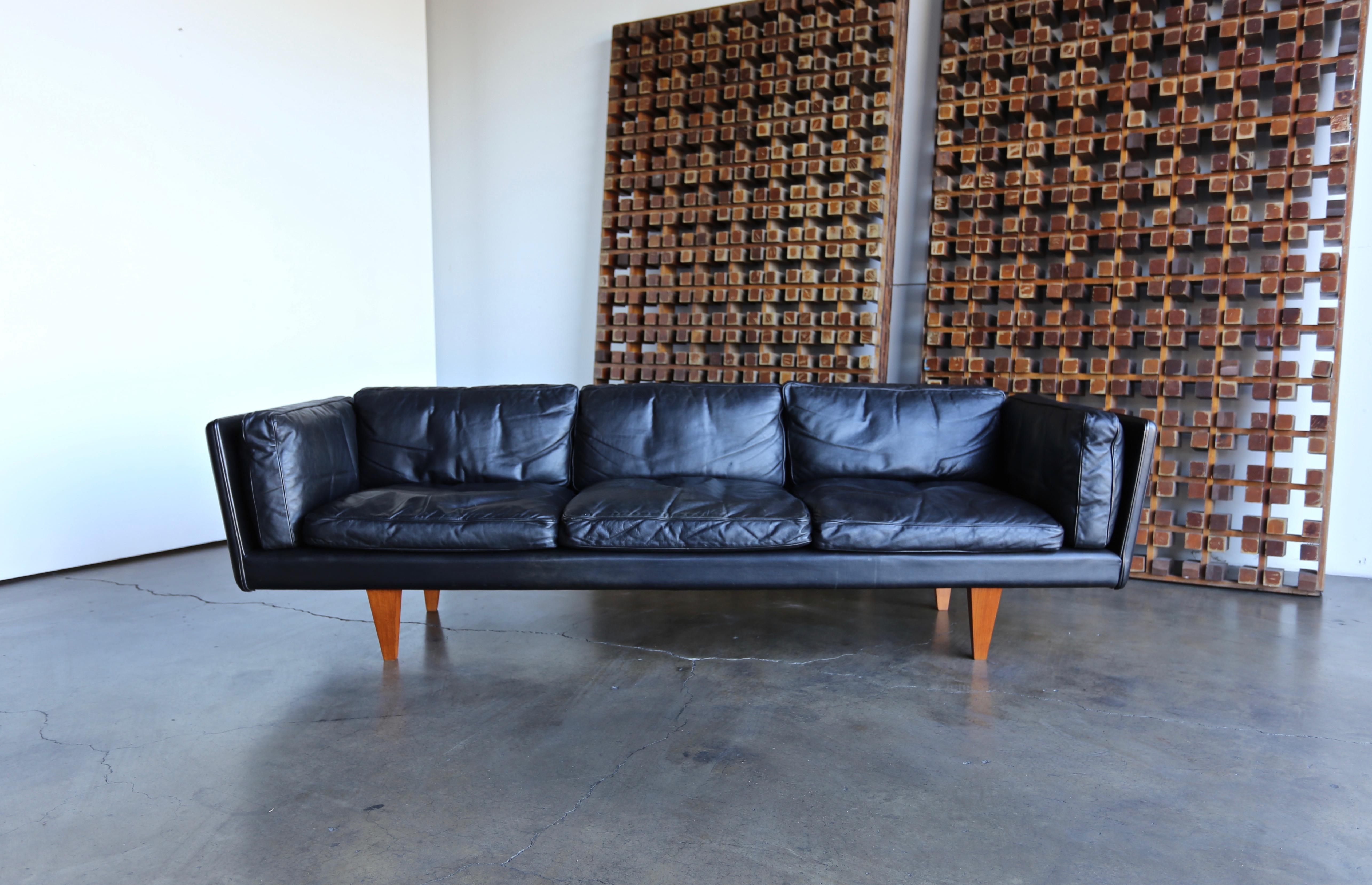 Original Black Leather Sofa by Illum Wikkelsø 3
