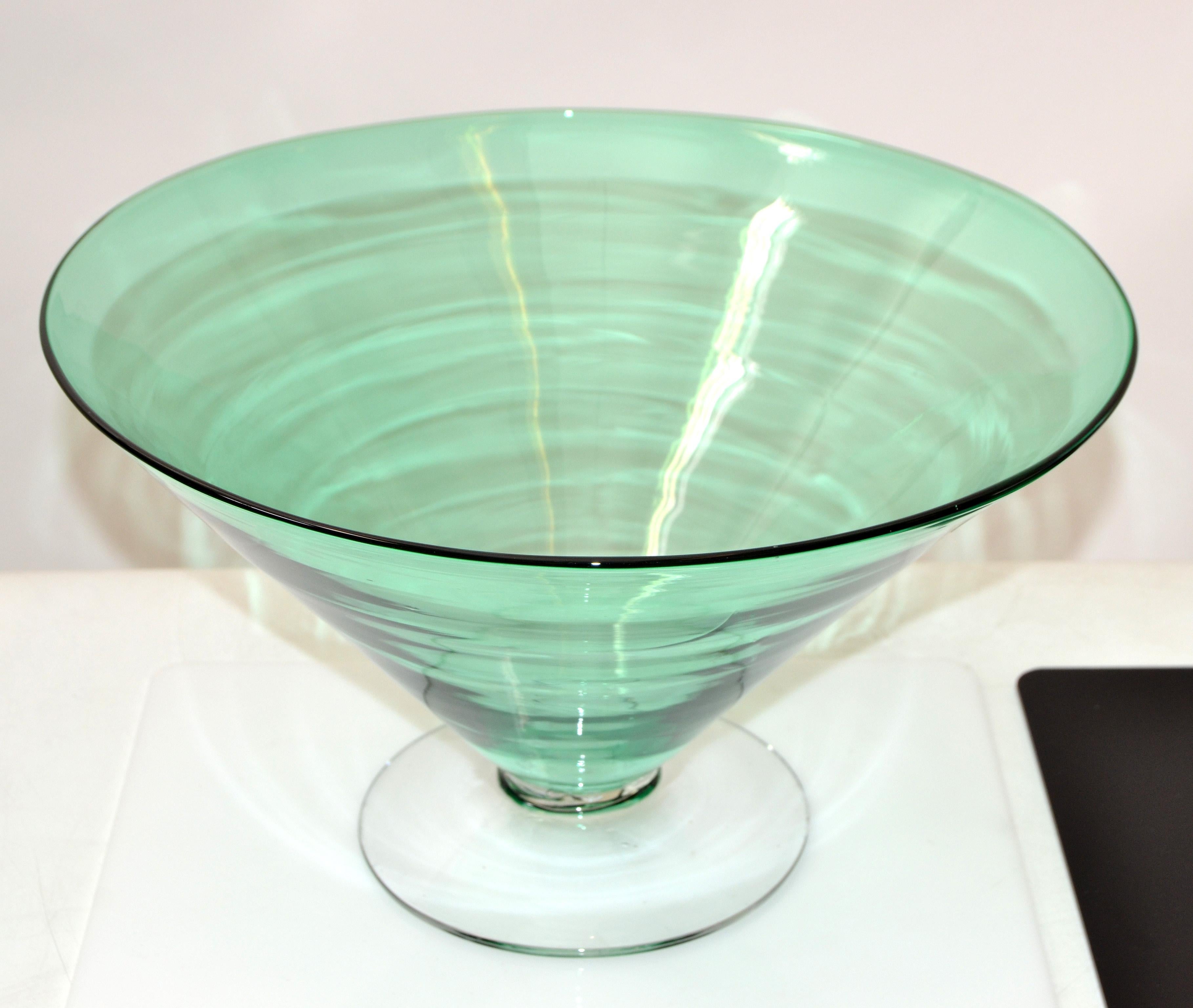 Moderne mintgrüne Blenko-Kunstglasschale aus der Mitte des Jahrhunderts, Tafelaufsatz 1980 im Angebot 3