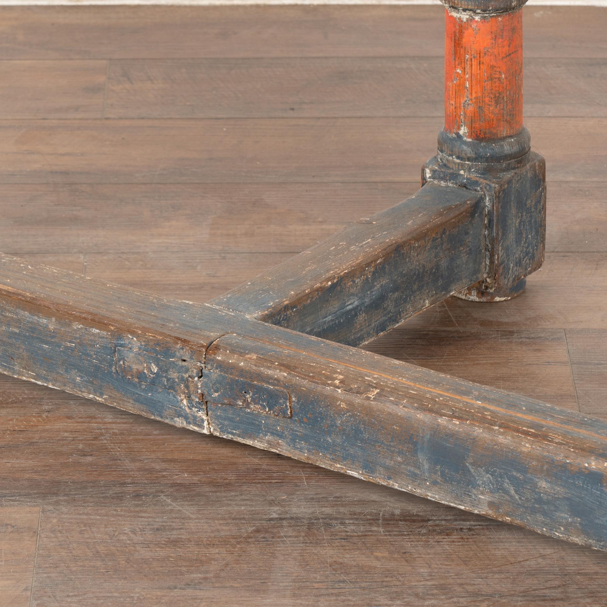Original Blue and Red Painted Drop Leaf Table, Sweden circa 1840-60 5