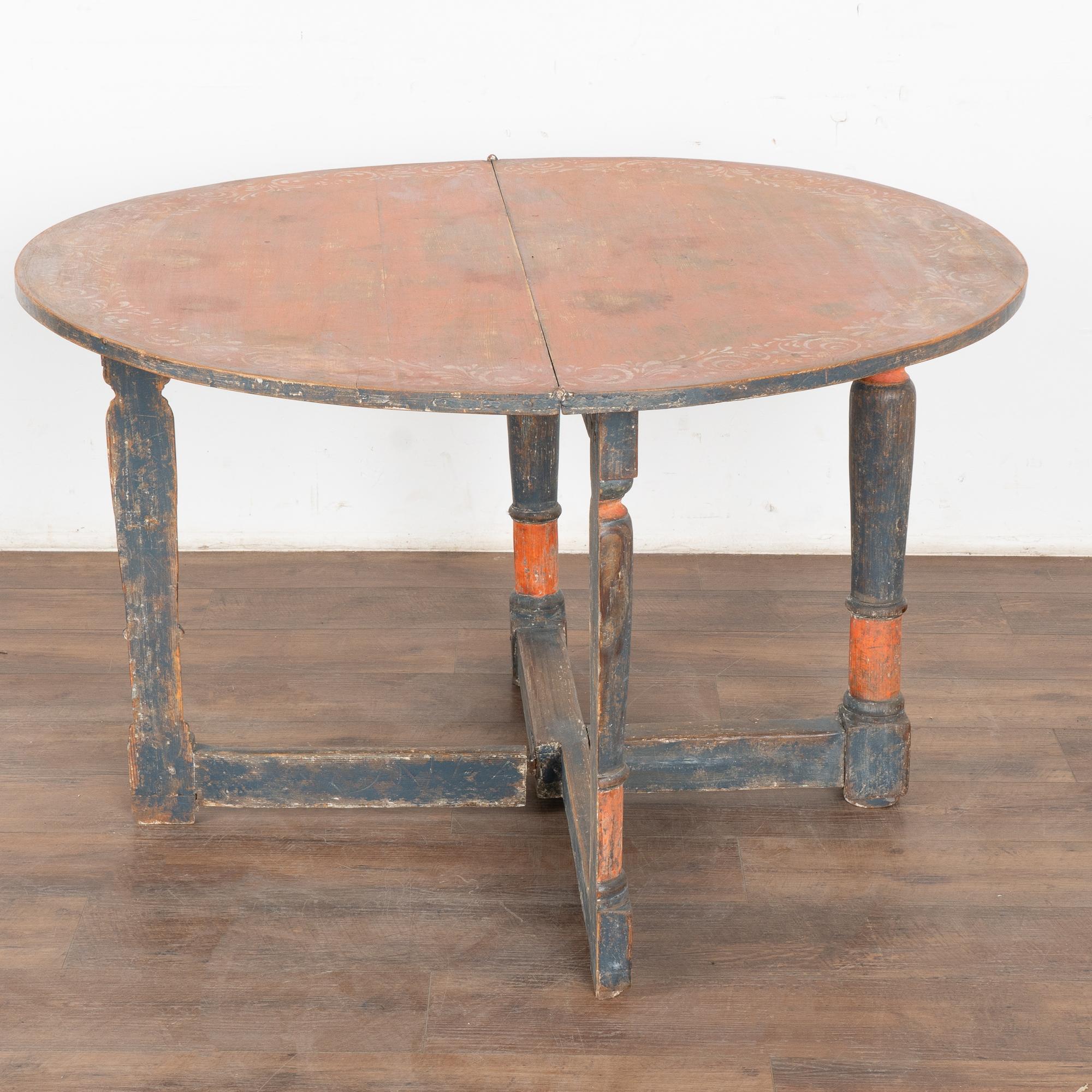 Original Blue and Red Painted Drop Leaf Table, Sweden circa 1840-60 6