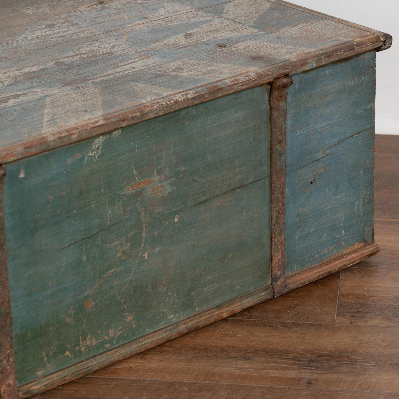 Original Blue and White Painted Flat Top Trunk, Sweden, Dated 1790 8