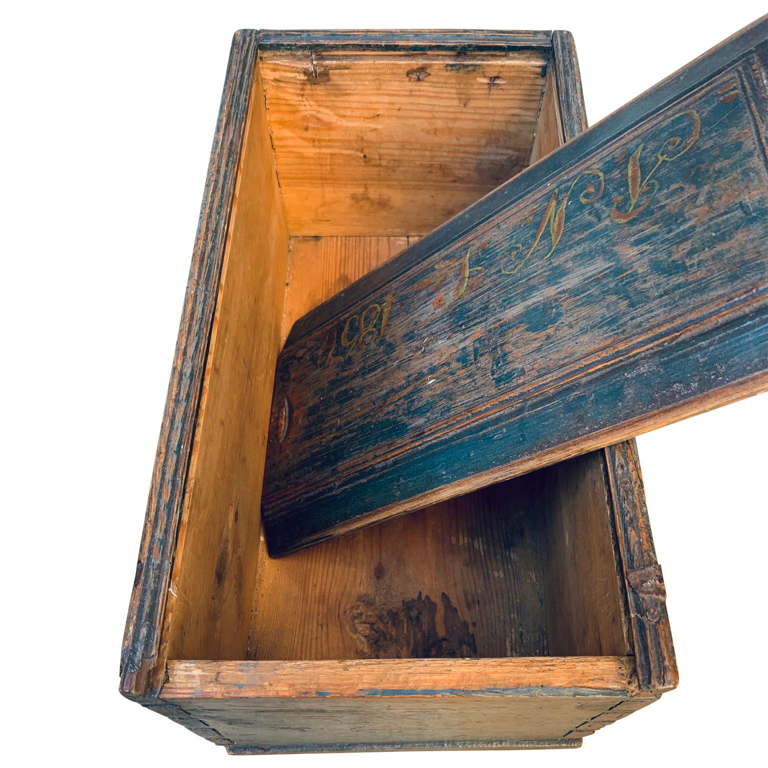 Original Blue Painted Swedish Bridal Folk Art Box Dated, 1850 In Good Condition In Haddonfield, NJ