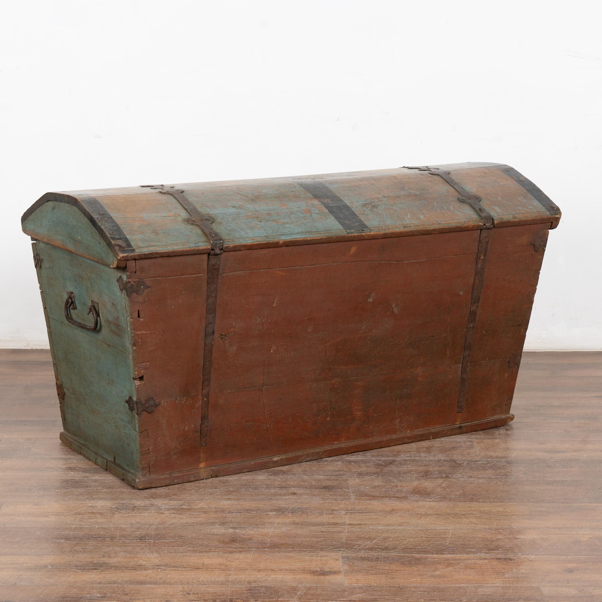 Baule svedese originale a cupola di Oak Oak dipinto di blu e datato 1827 in vendita 8