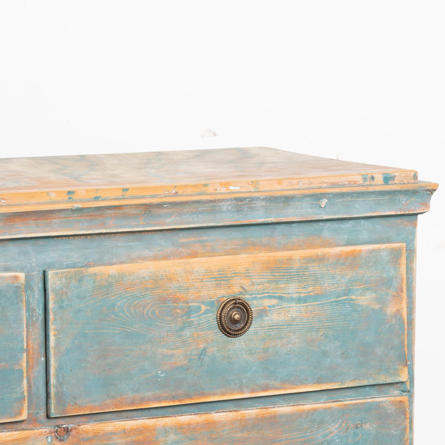 Original Blue Painted Swedish Pine Chest of drawers, circa 1800-20 4