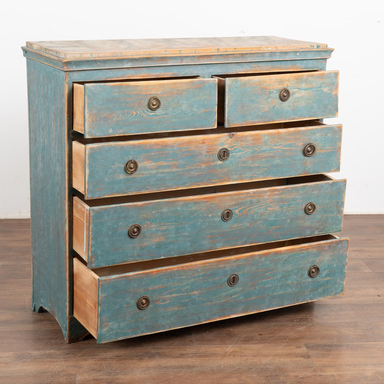 Country Original Blue Painted Swedish Pine Chest of drawers, circa 1800-20