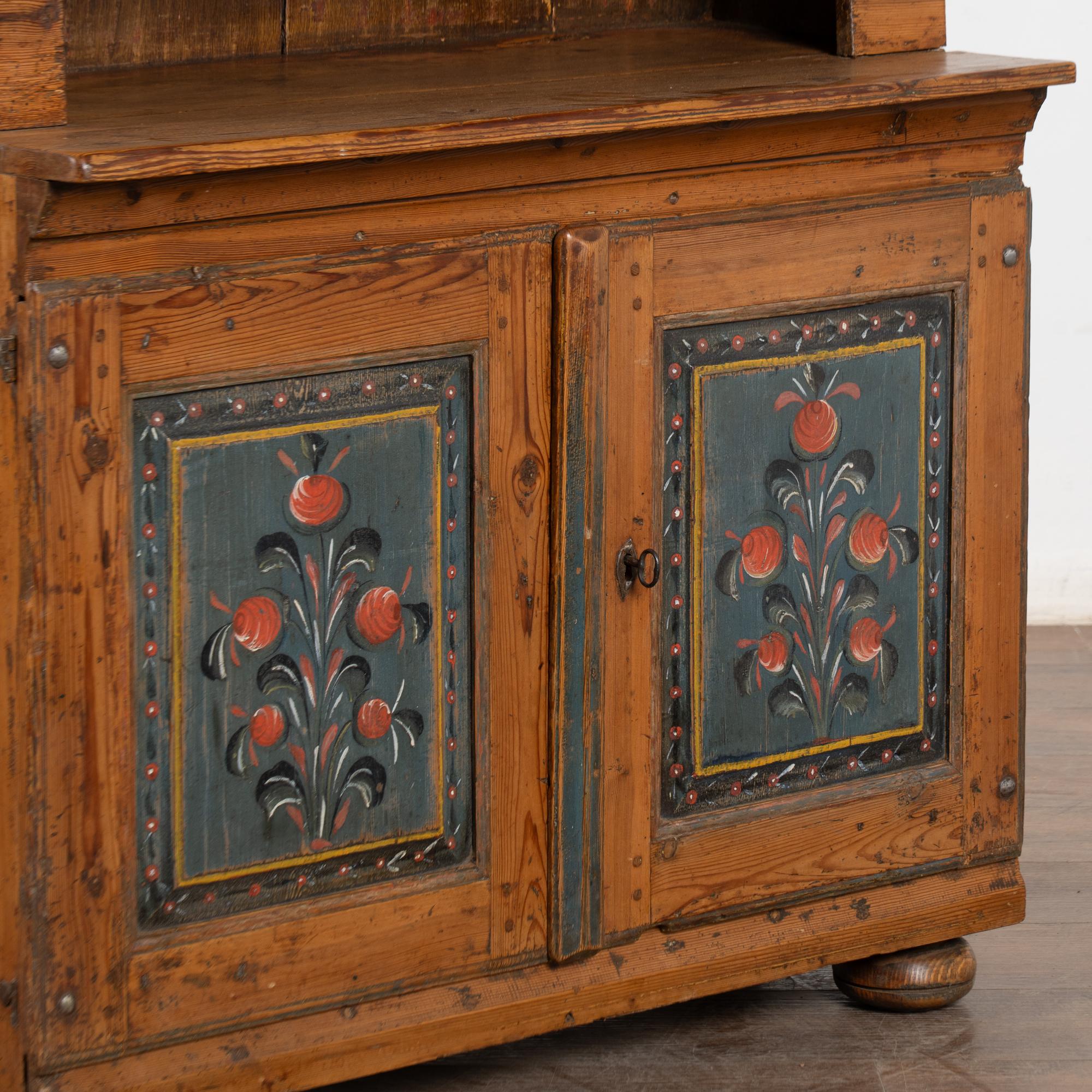 Armadio Cabinet Dalarna originale in pino svedese dipinto di blu datato 1821 in vendita 2
