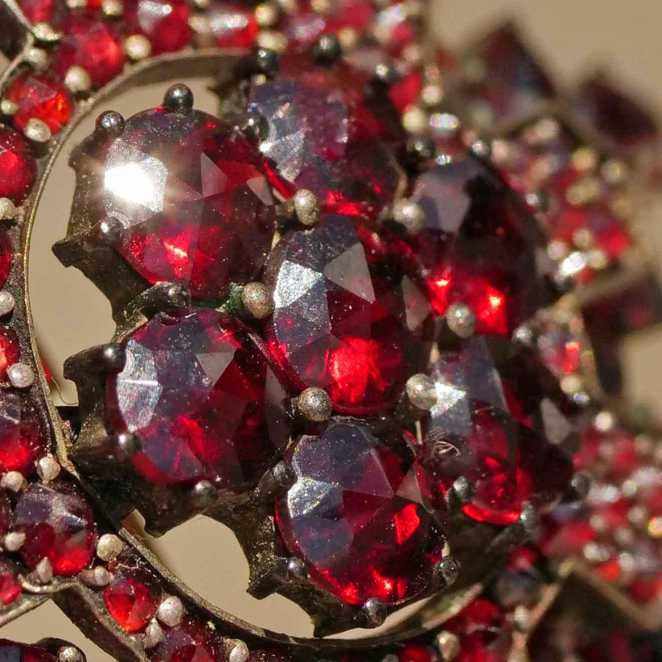 Original Bohemian Garnet Brooch 1860-1890 Tombak Czech Republic Carbuncle Stone For Sale 6