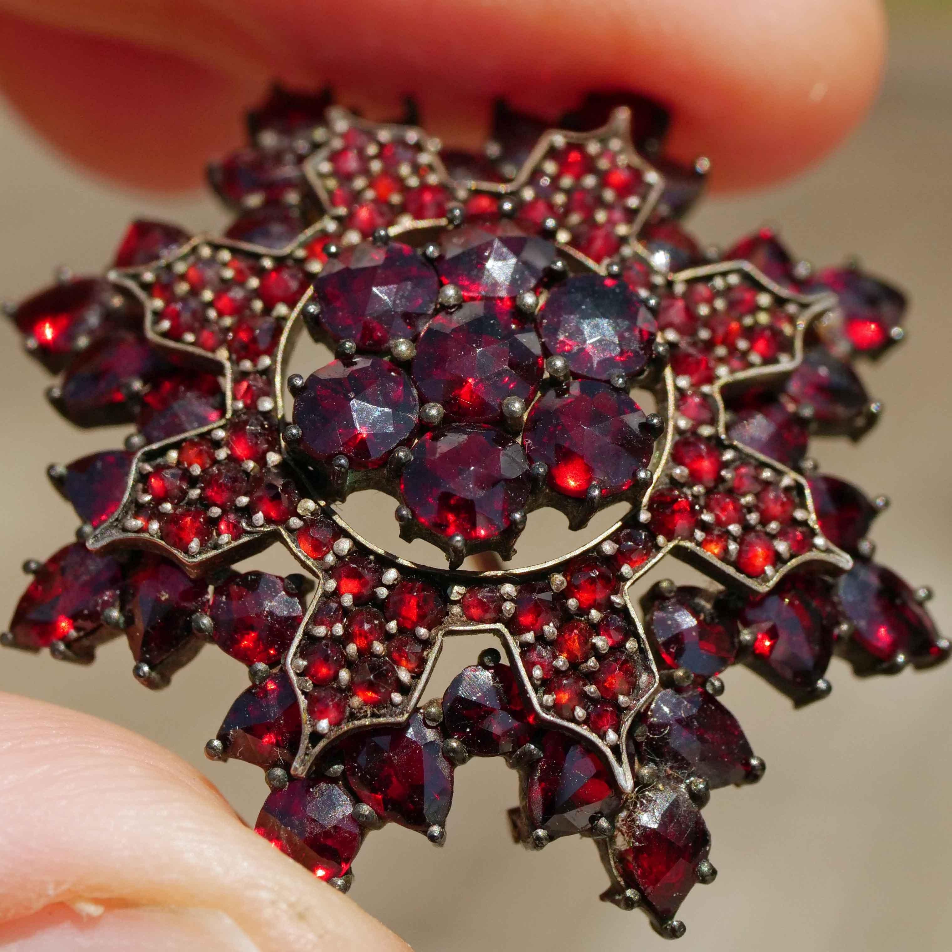 Original Bohemian Garnet Brooch 1860-1890 Tombak Czech Republic Carbuncle Stone For Sale 7