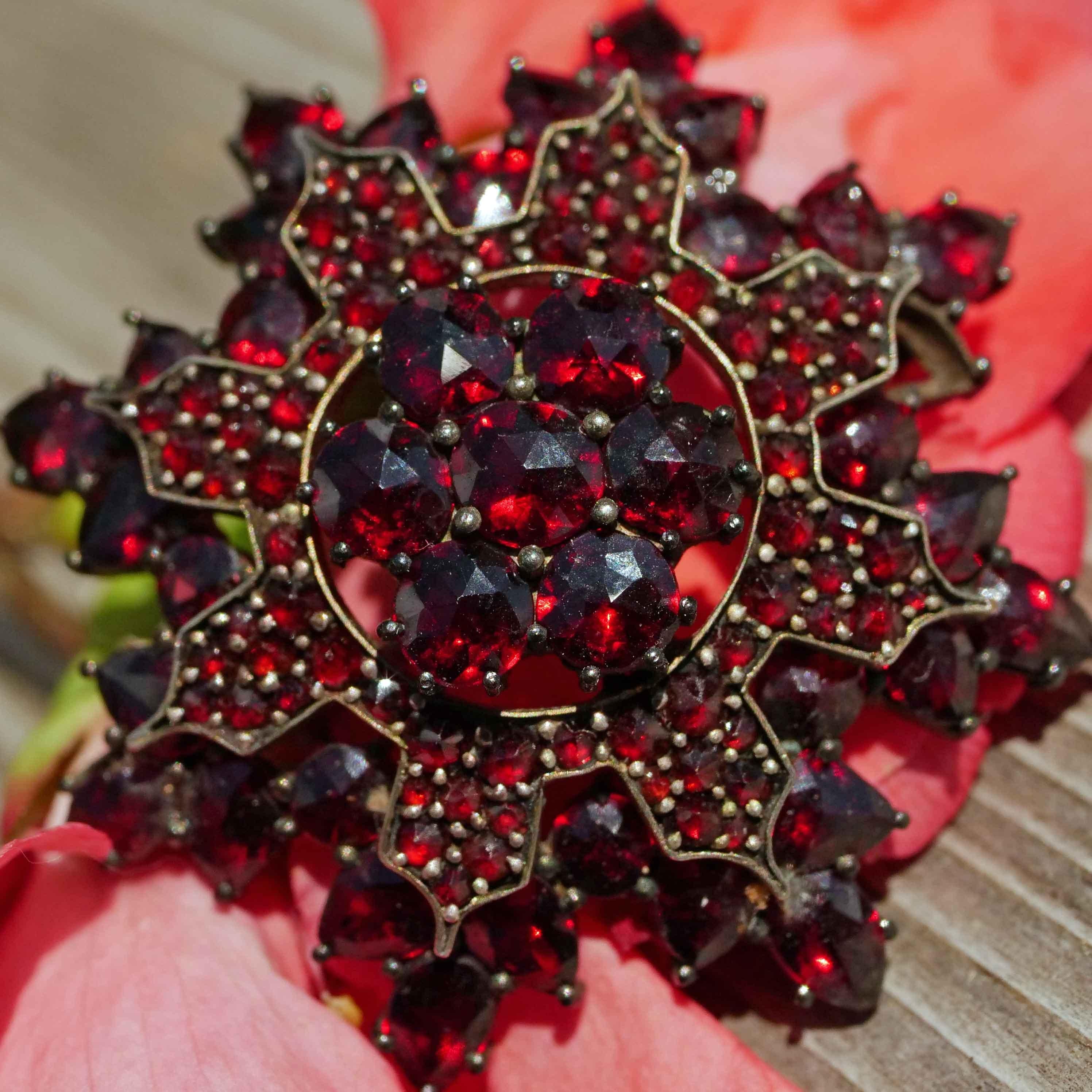 Women's or Men's Original Bohemian Garnet Brooch 1860-1890 Tombak Czech Republic Carbuncle Stone For Sale