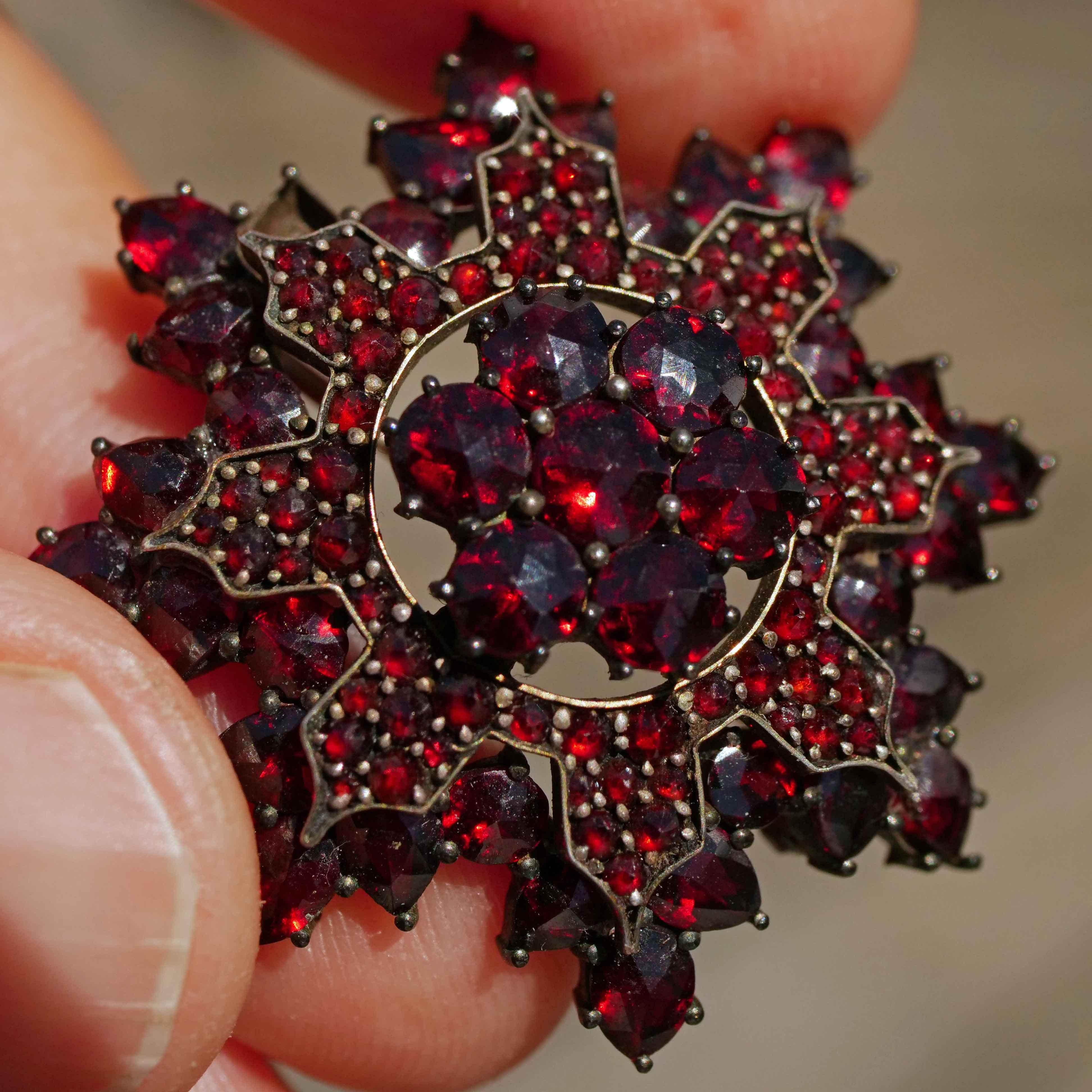 Original Bohemian Garnet Brooch 1860-1890 Tombak Czech Republic Carbuncle Stone For Sale 2