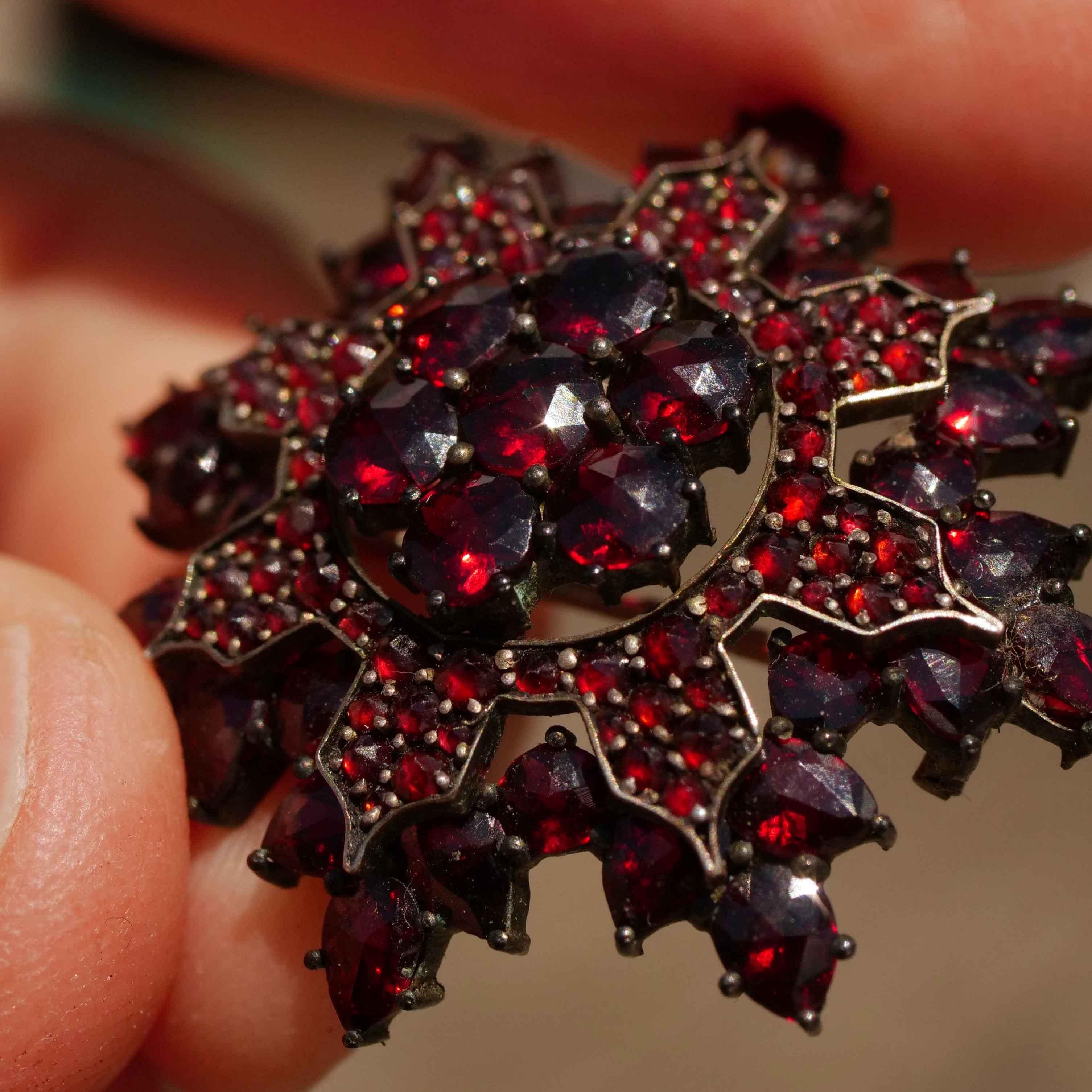Original Bohemian Garnet Brooch 1860-1890 Tombak Czech Republic Carbuncle Stone For Sale 3