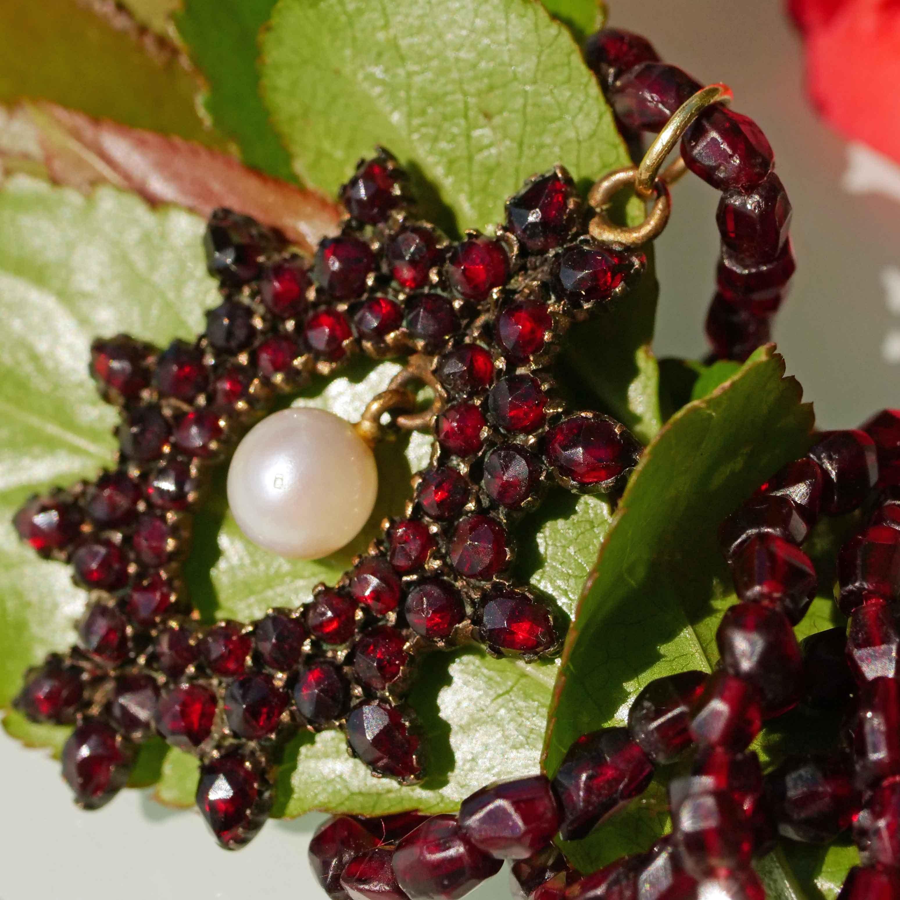Original Bohemian Garnet Pendant 1860-1890 Tombak Czech Republic Carbuncle Stone For Sale 7
