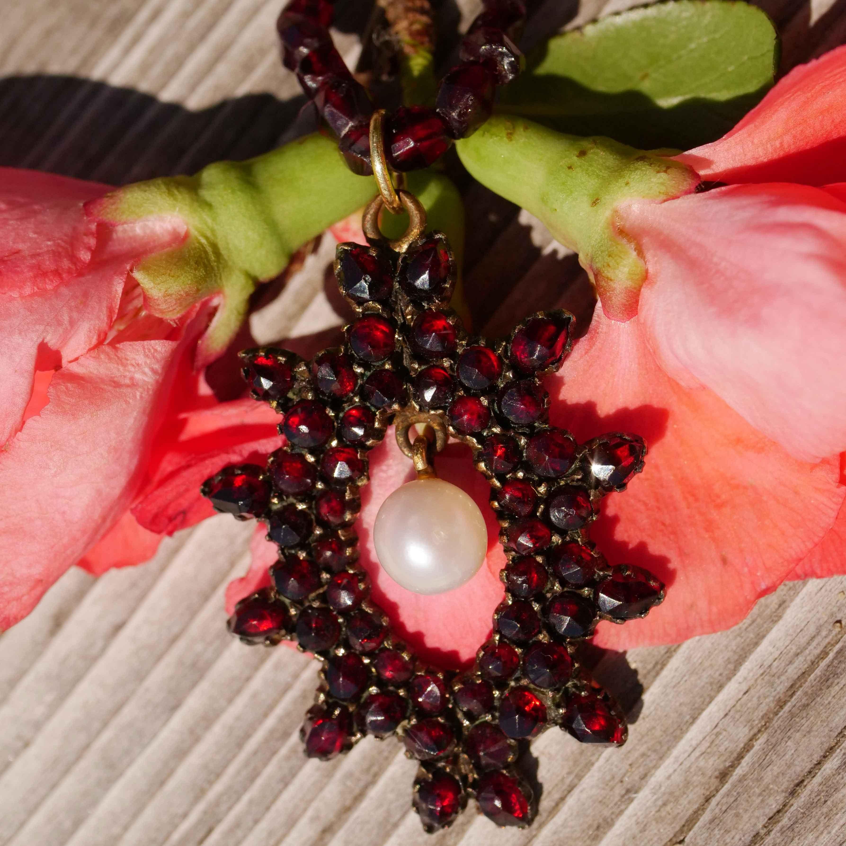 Romantic Original Bohemian Garnet Pendant 1860-1890 Tombak Czech Republic Carbuncle Stone For Sale