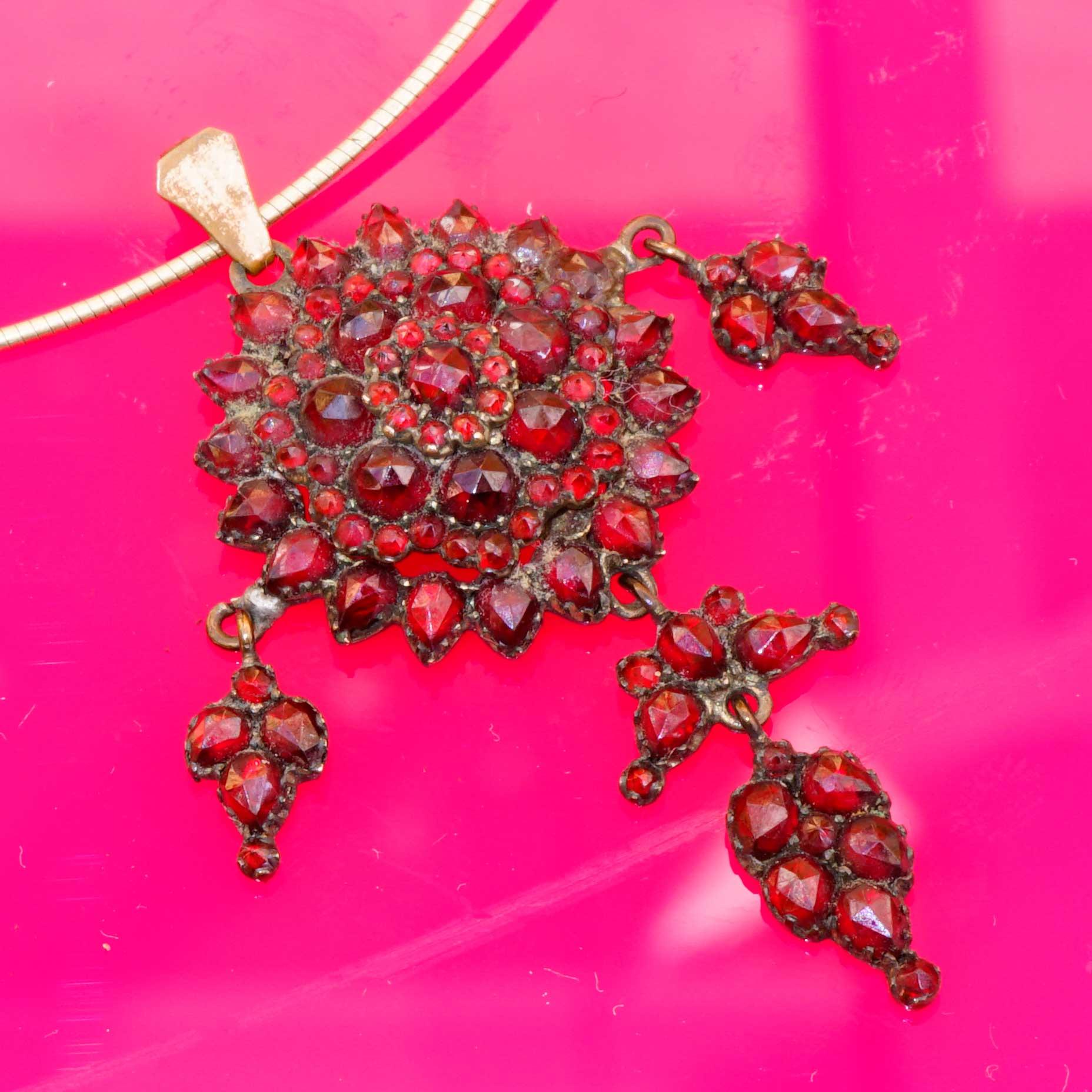 Women's or Men's Original Bohemian Garnet Pendant 1860-1890 Tombak Czech Republic Carbuncle Stone For Sale
