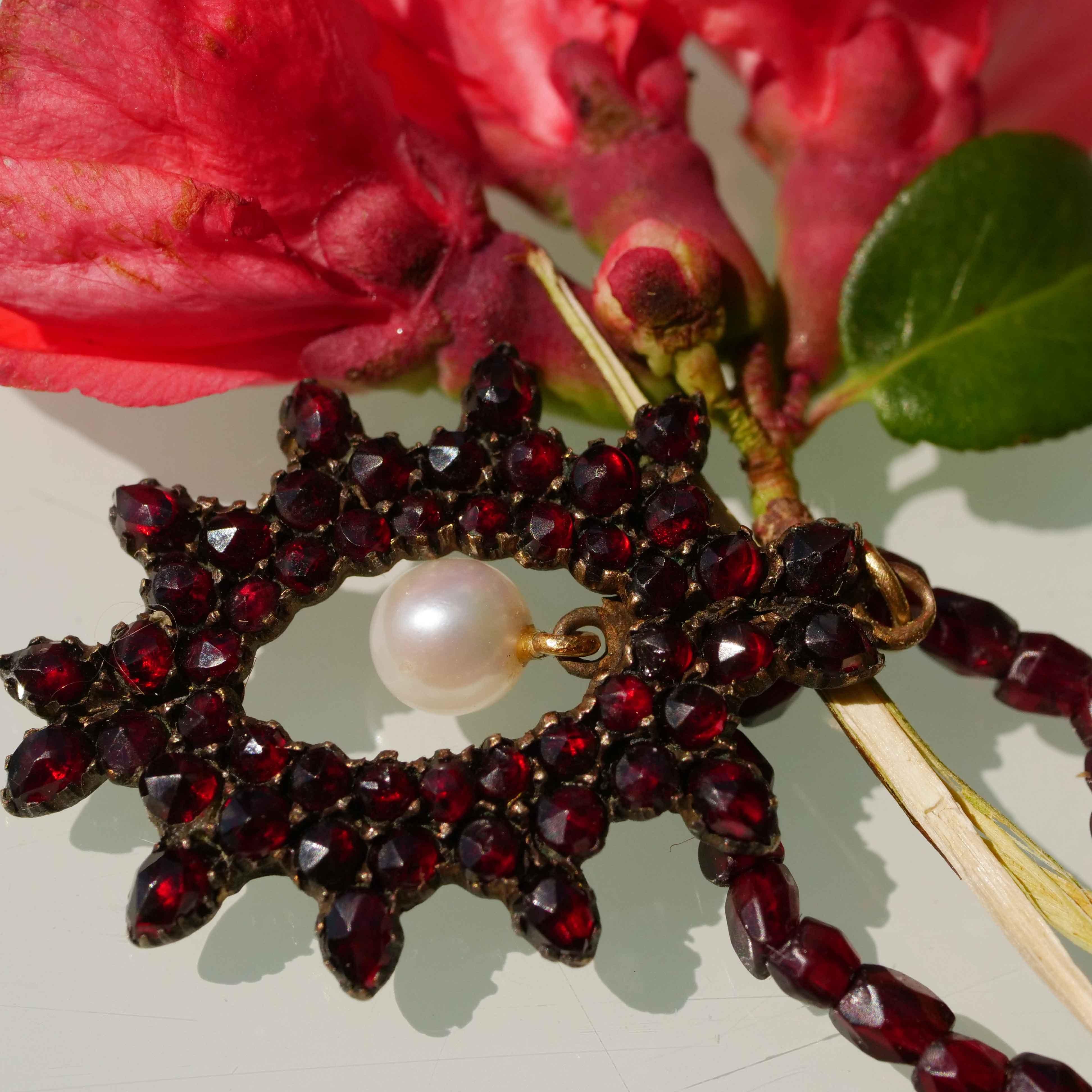 Original Bohemian Garnet Pendant 1860-1890 Tombak Czech Republic Carbuncle Stone For Sale 3