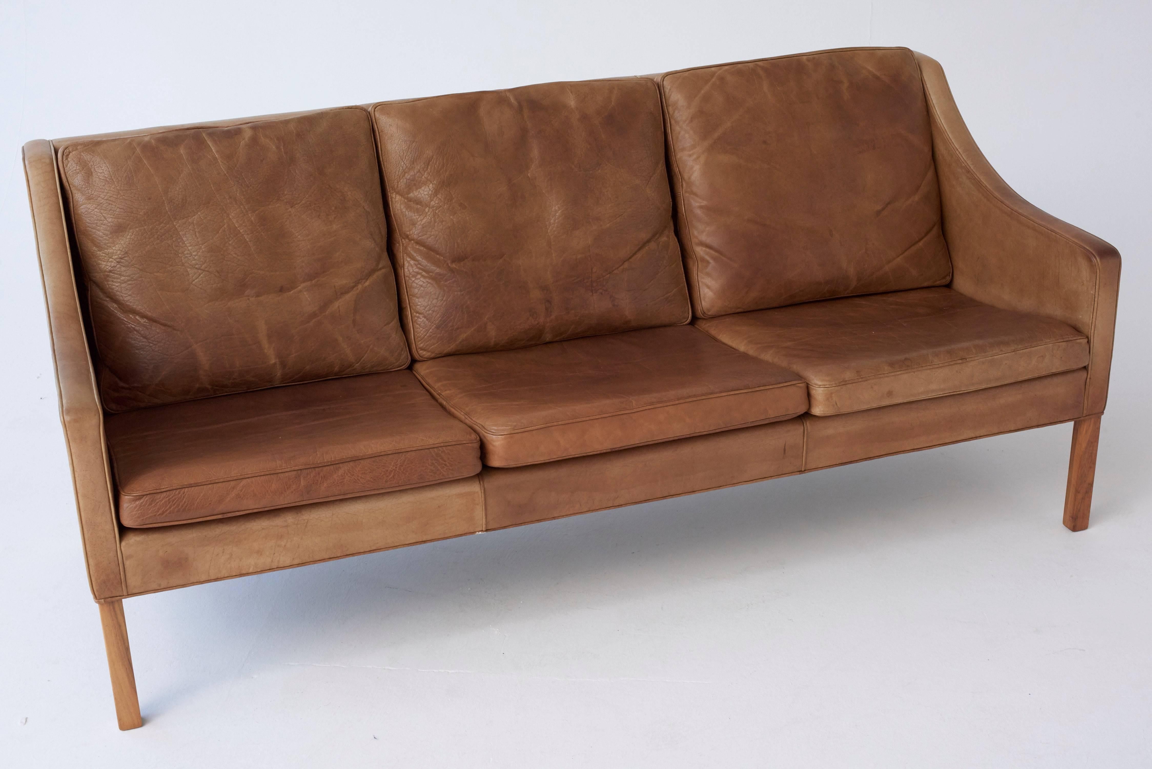 Danish Original Borge Mogensen 2209 Sofa in Patinated Tan Leather, Denmark, 1960s-1970s