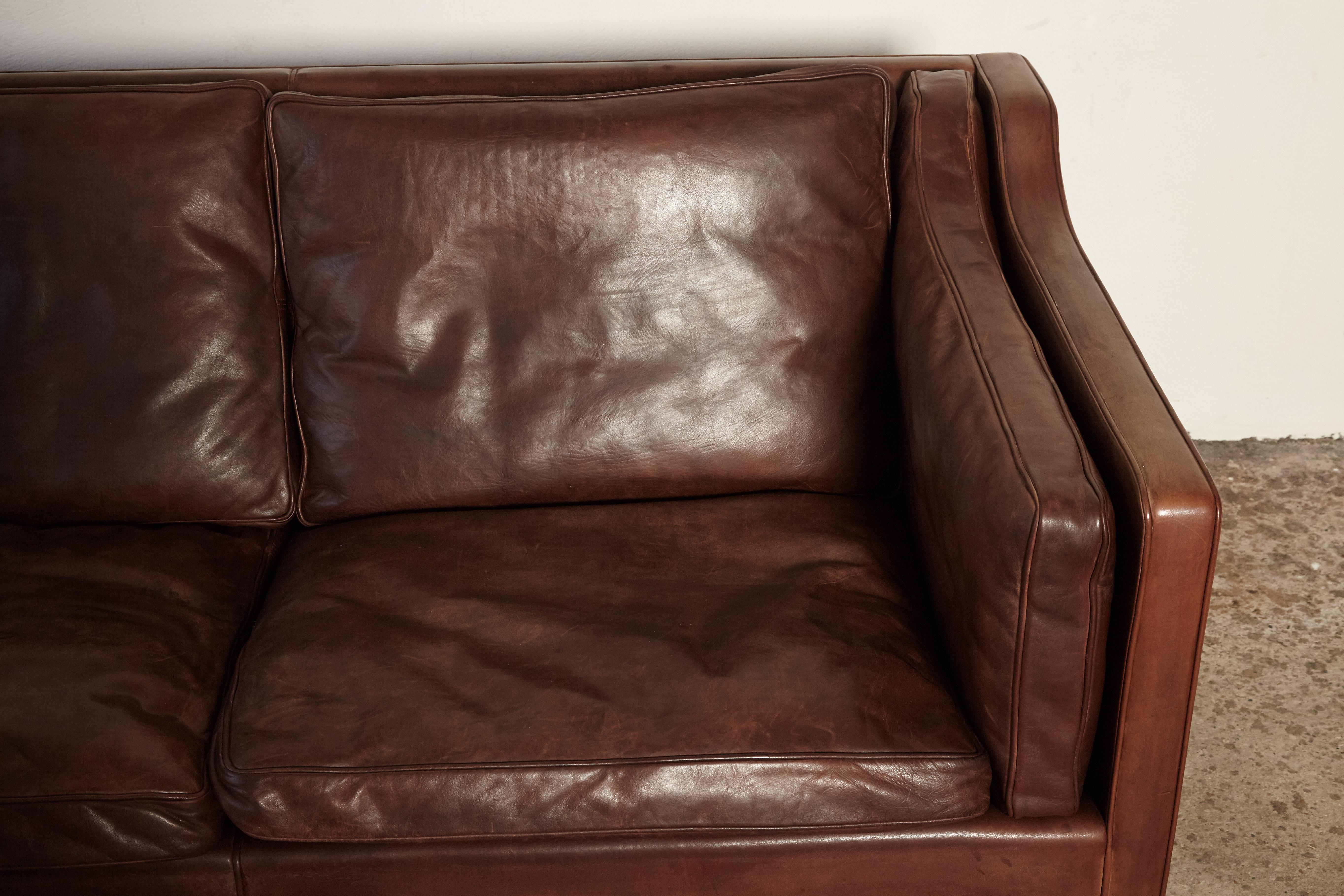 Original Borge Mogensen 2213 Sofa in Patinated Leather, Denmark, 1960s-1970s 3